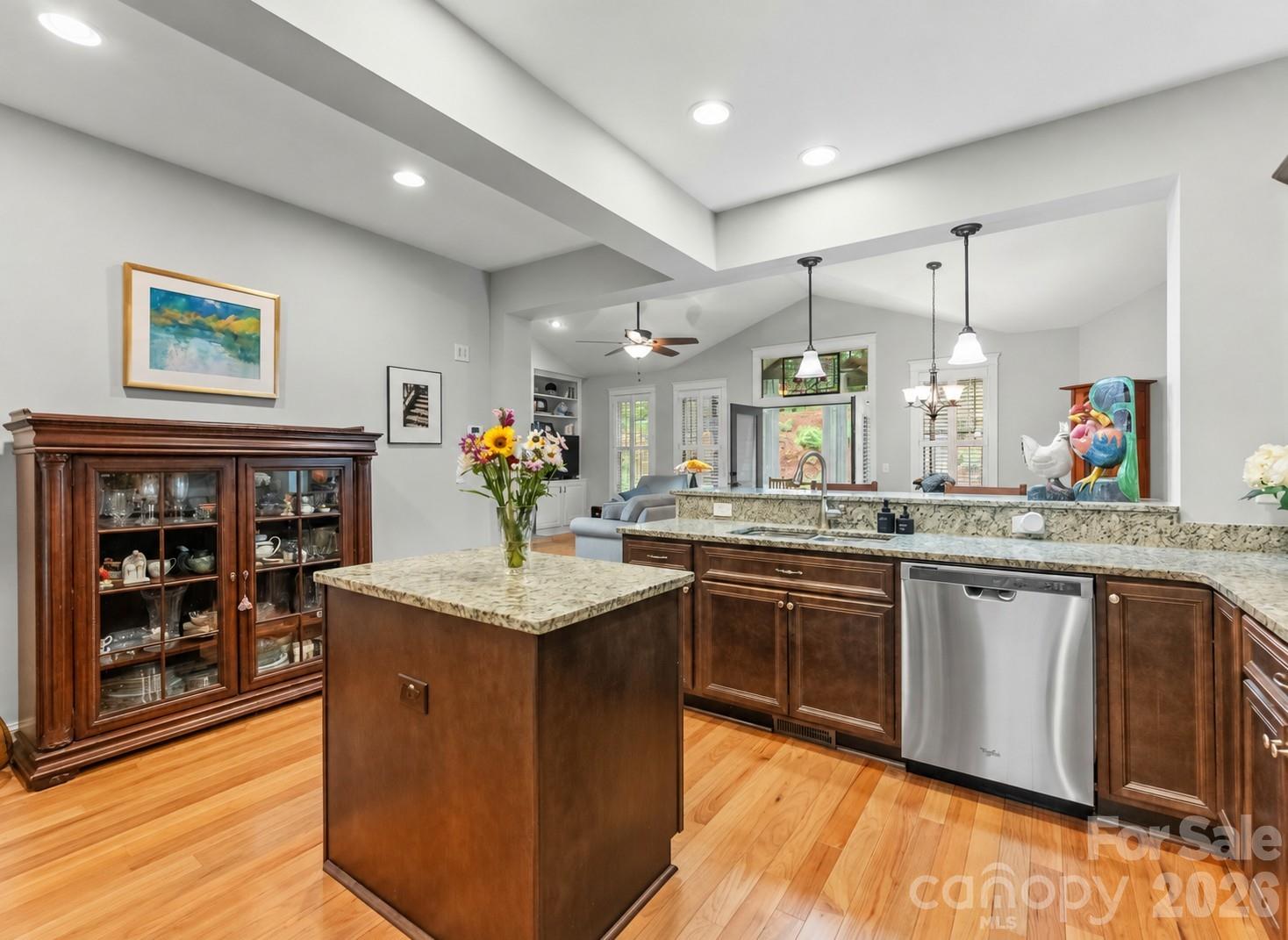 Single Family Residence at 151 Monarch Road, Hendersonville, photo 10 of 37