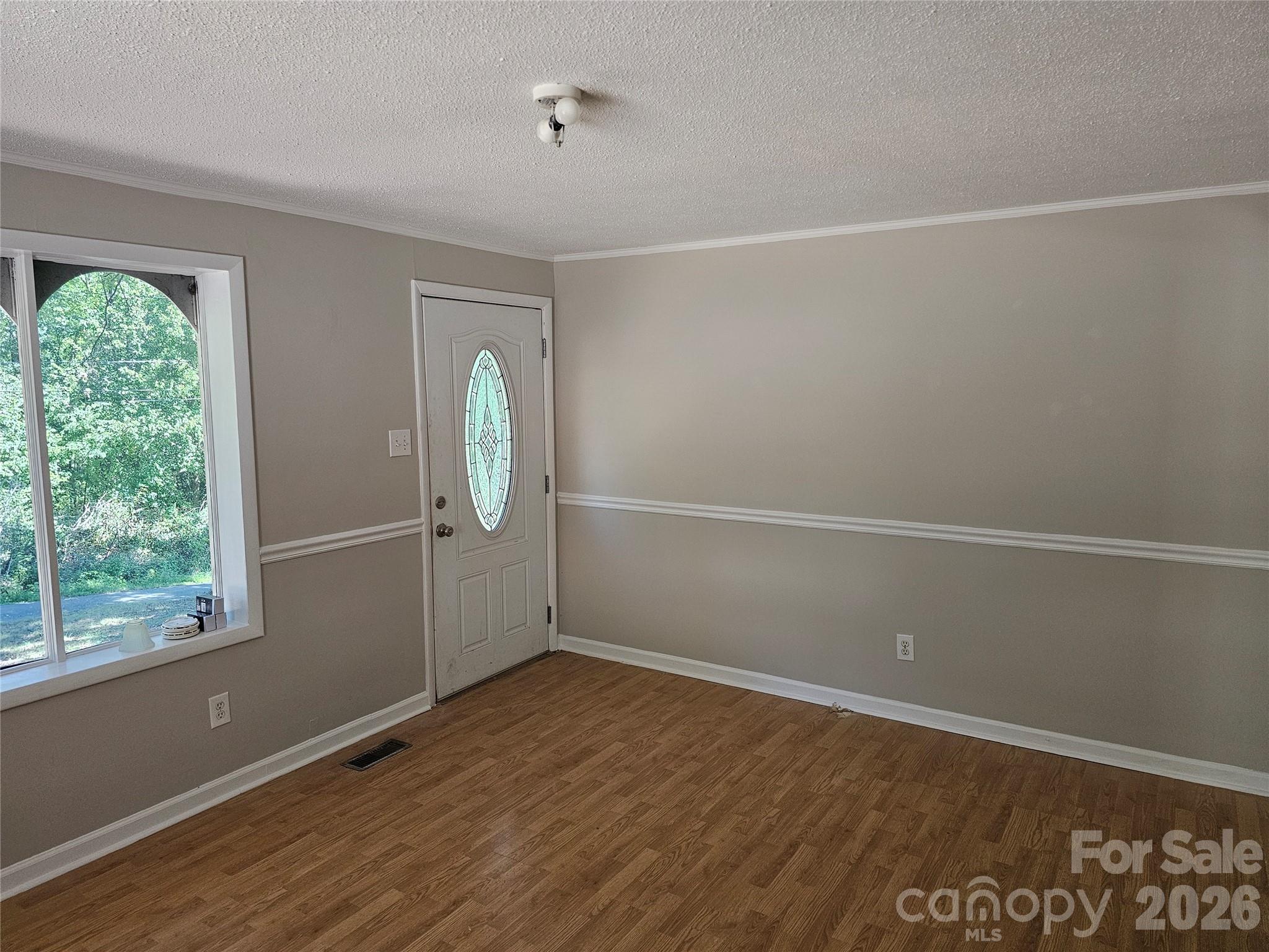 Living Room - 2782 West View Street, Hickory