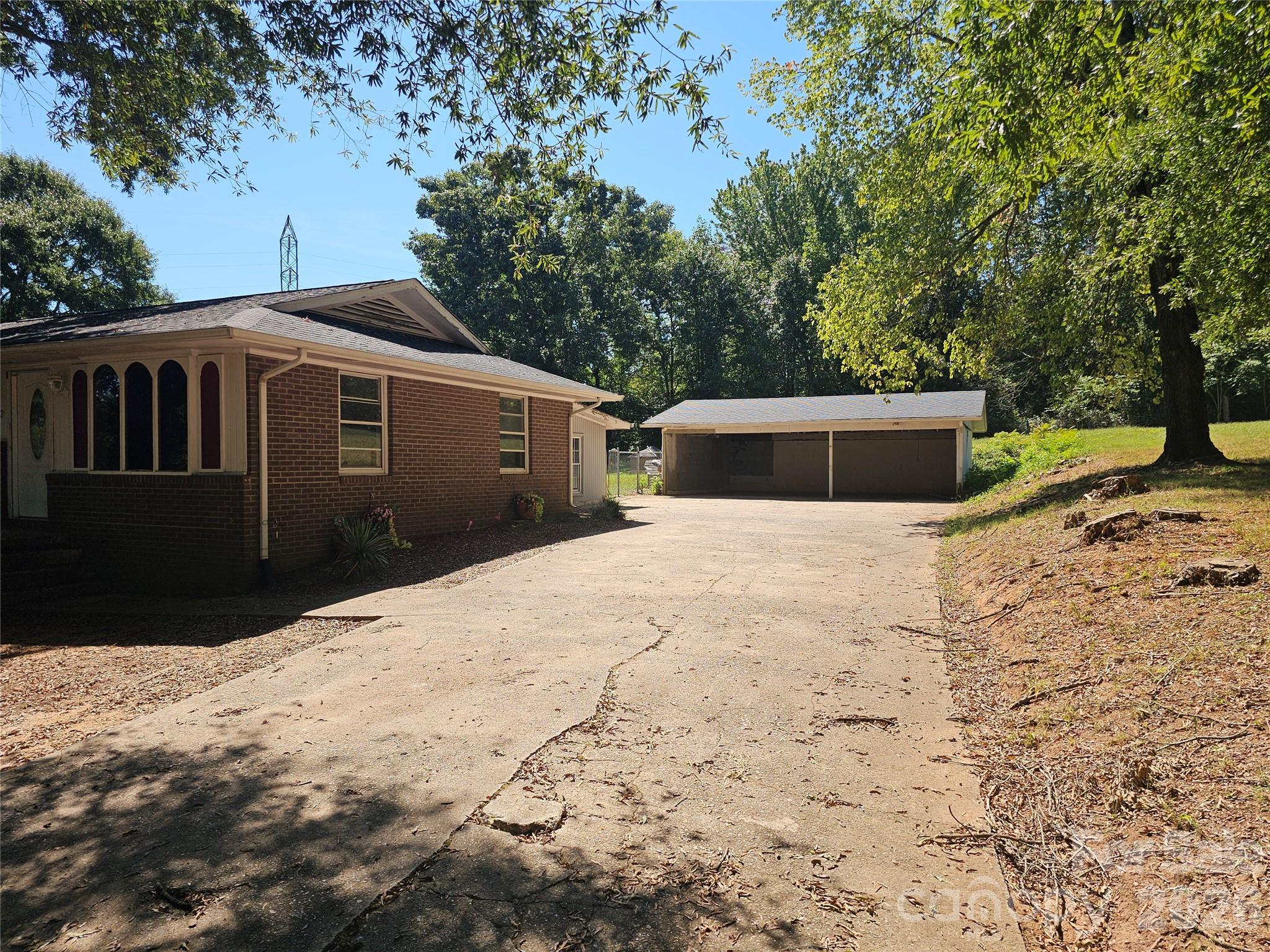 Single Family Residence at 2782 West View Street, Hickory, photo 16 of 32