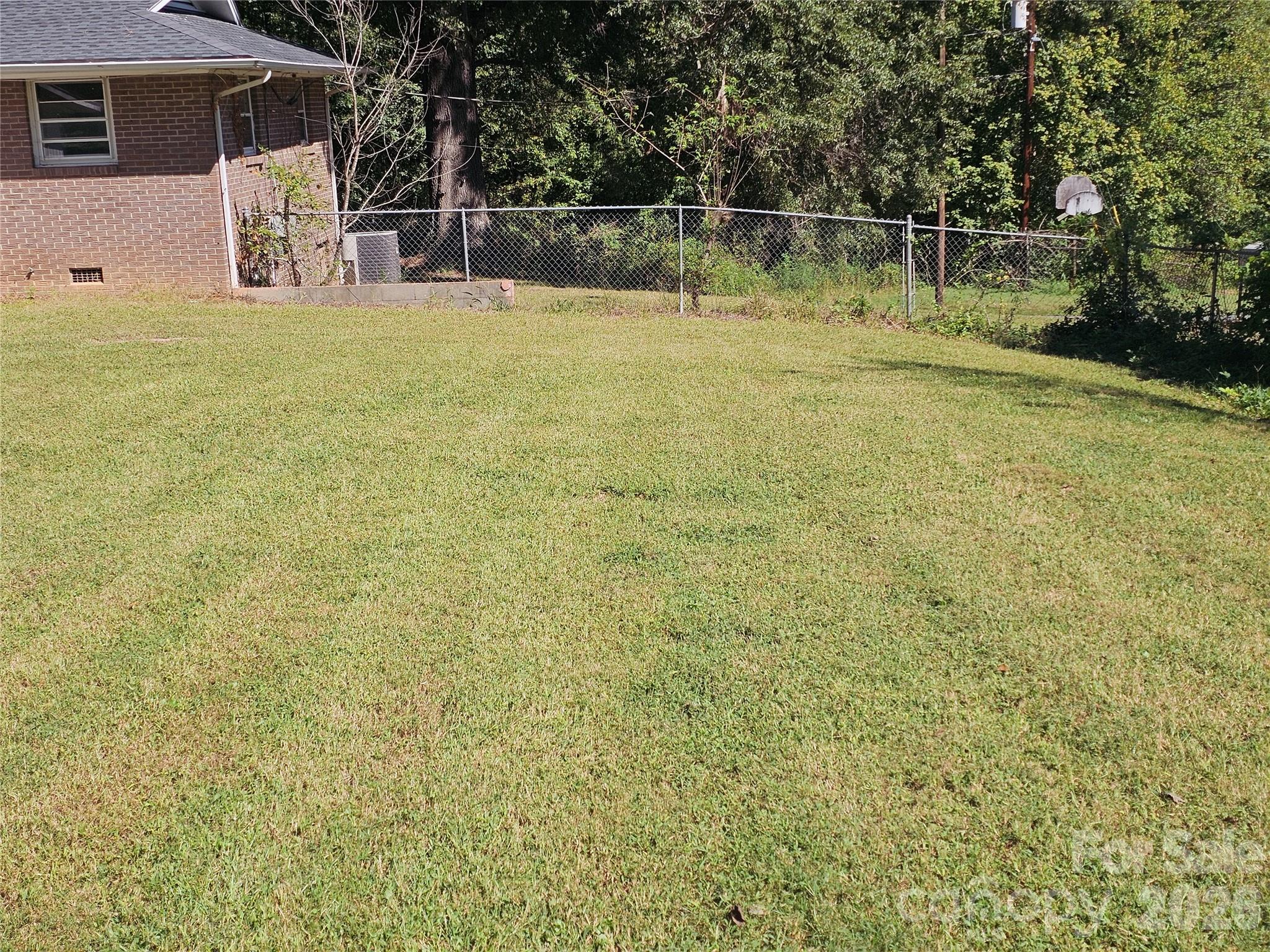 Single Family Residence at 2782 West View Street, Hickory, photo 23 of 32