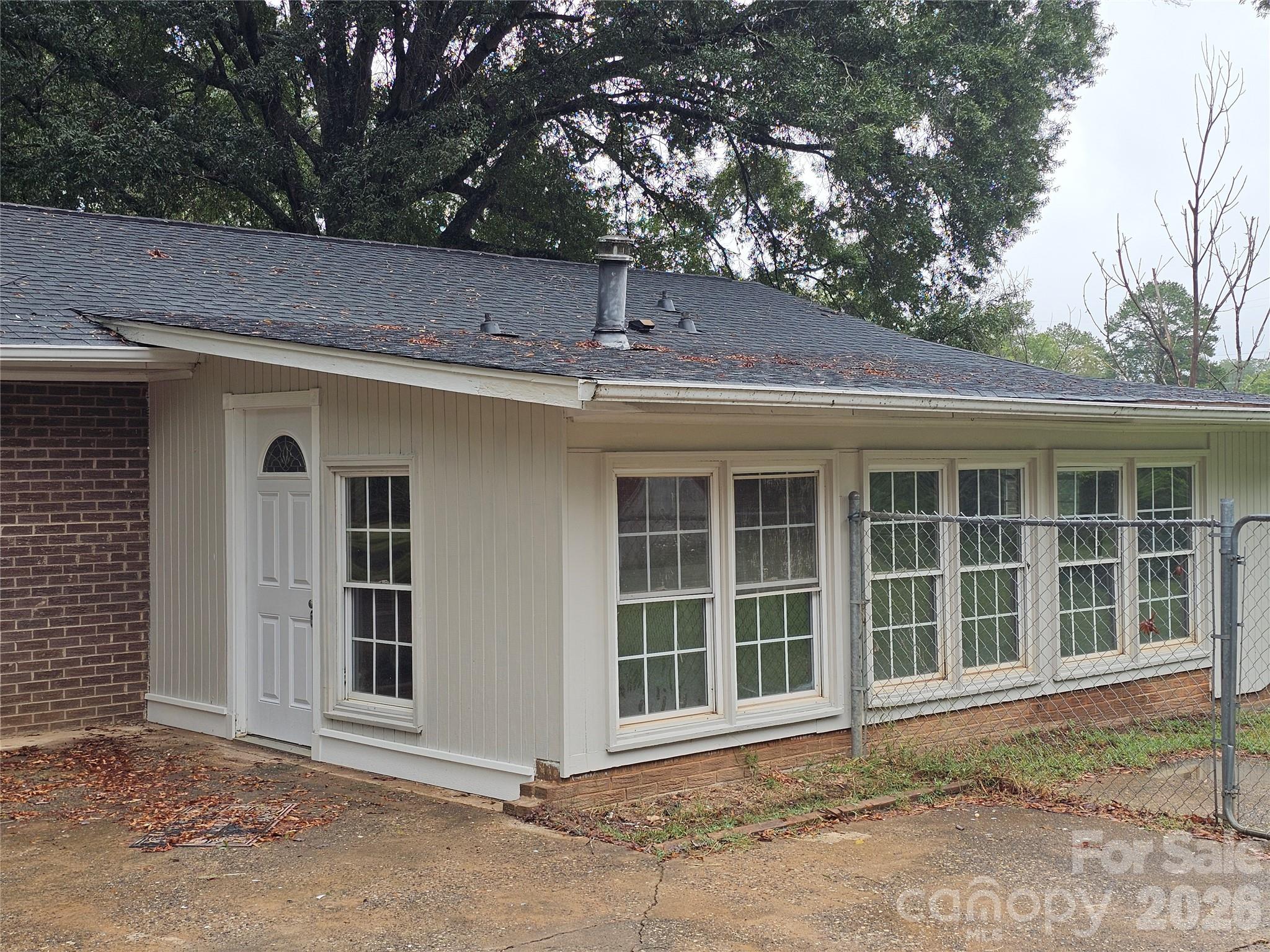 Single Family Residence at 2782 West View Street, Hickory, photo 27 of 32