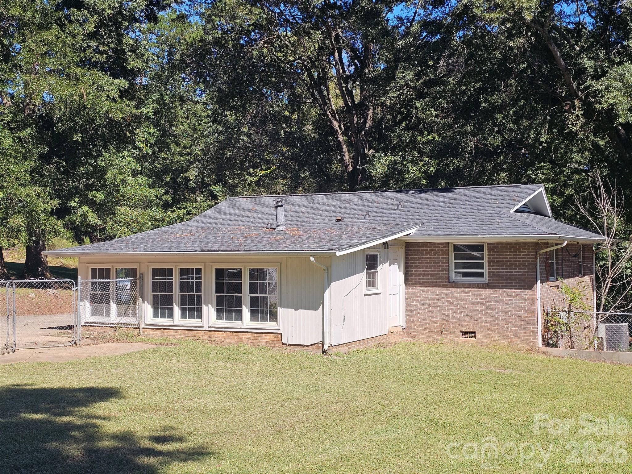 Single Family Residence at 2782 West View Street, Hickory, photo 31 of 32