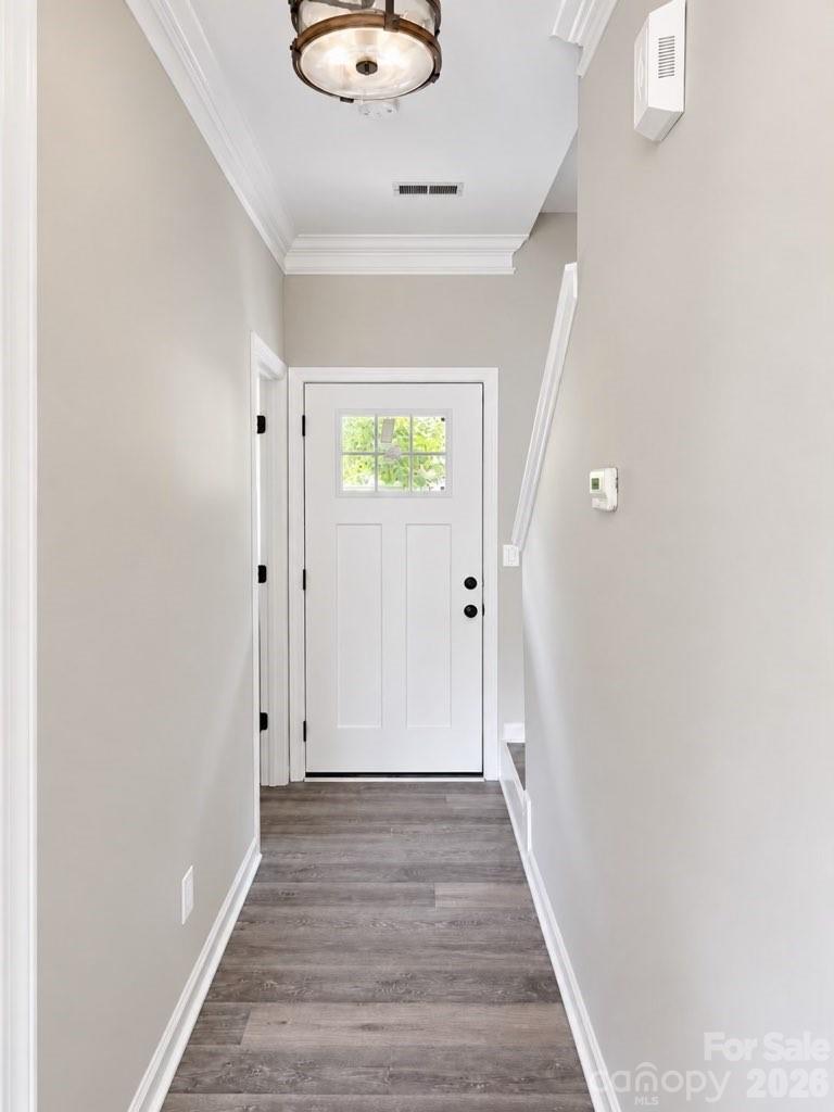 Single Family Residence at 11116 Heritage Green Drive, Cornelius, photo 3 of 15