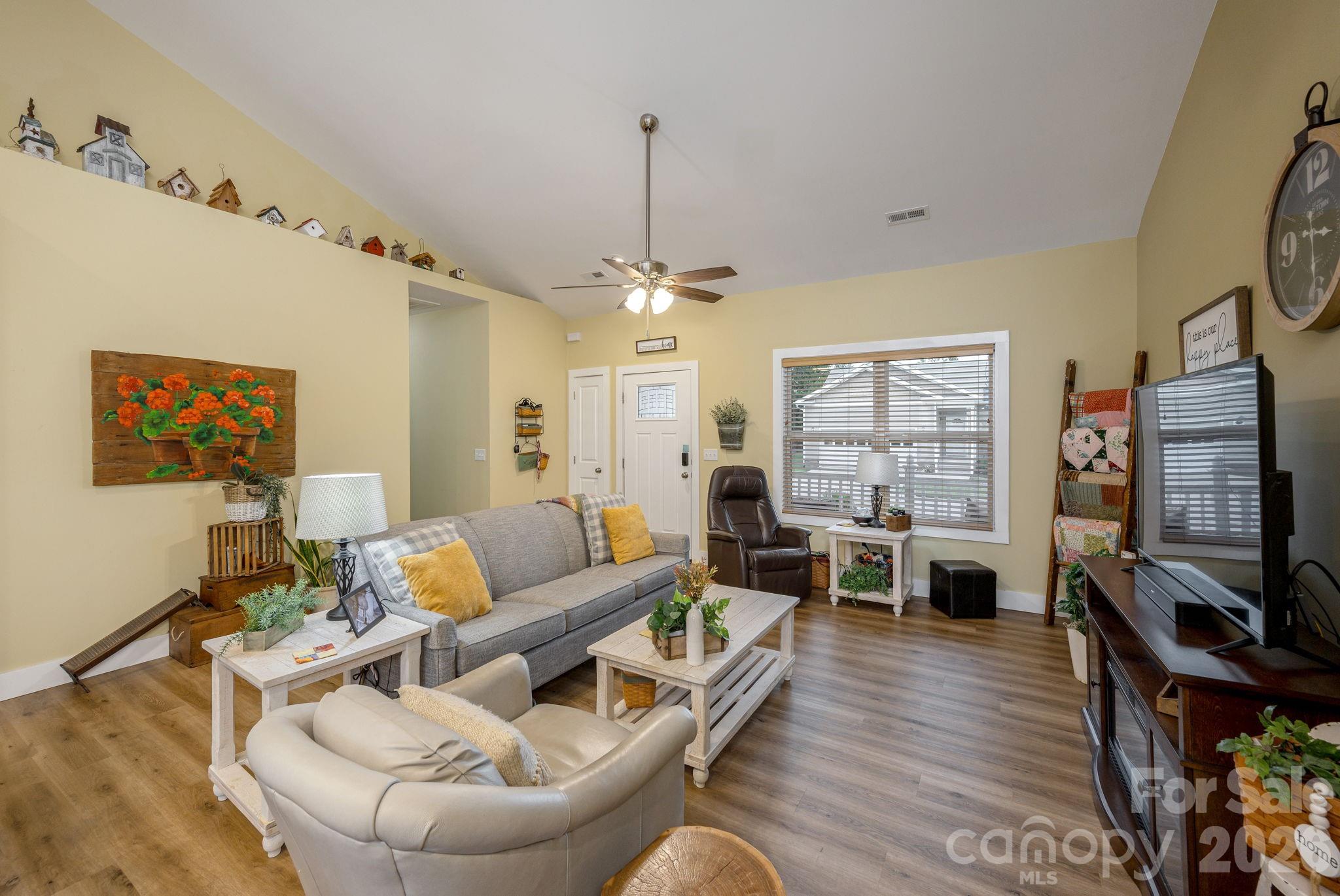 Great Room - 27 Day Lilly Court, Hendersonville