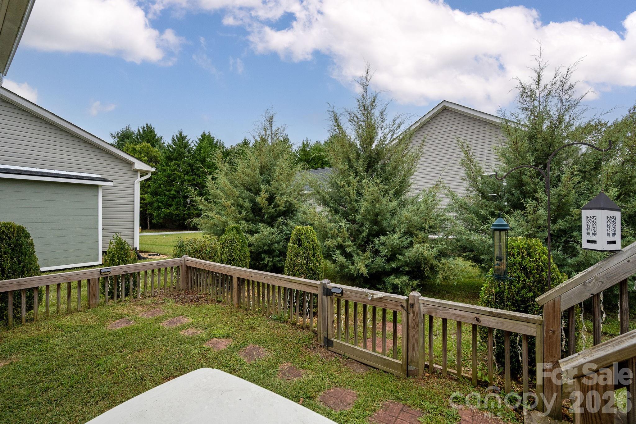 Single Family Residence at 27 Day Lilly Court, Hendersonville, photo 26 of 41