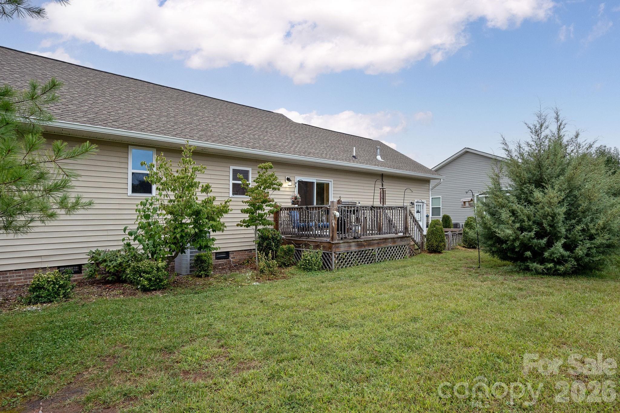 Single Family Residence at 27 Day Lilly Court, Hendersonville, photo 27 of 41