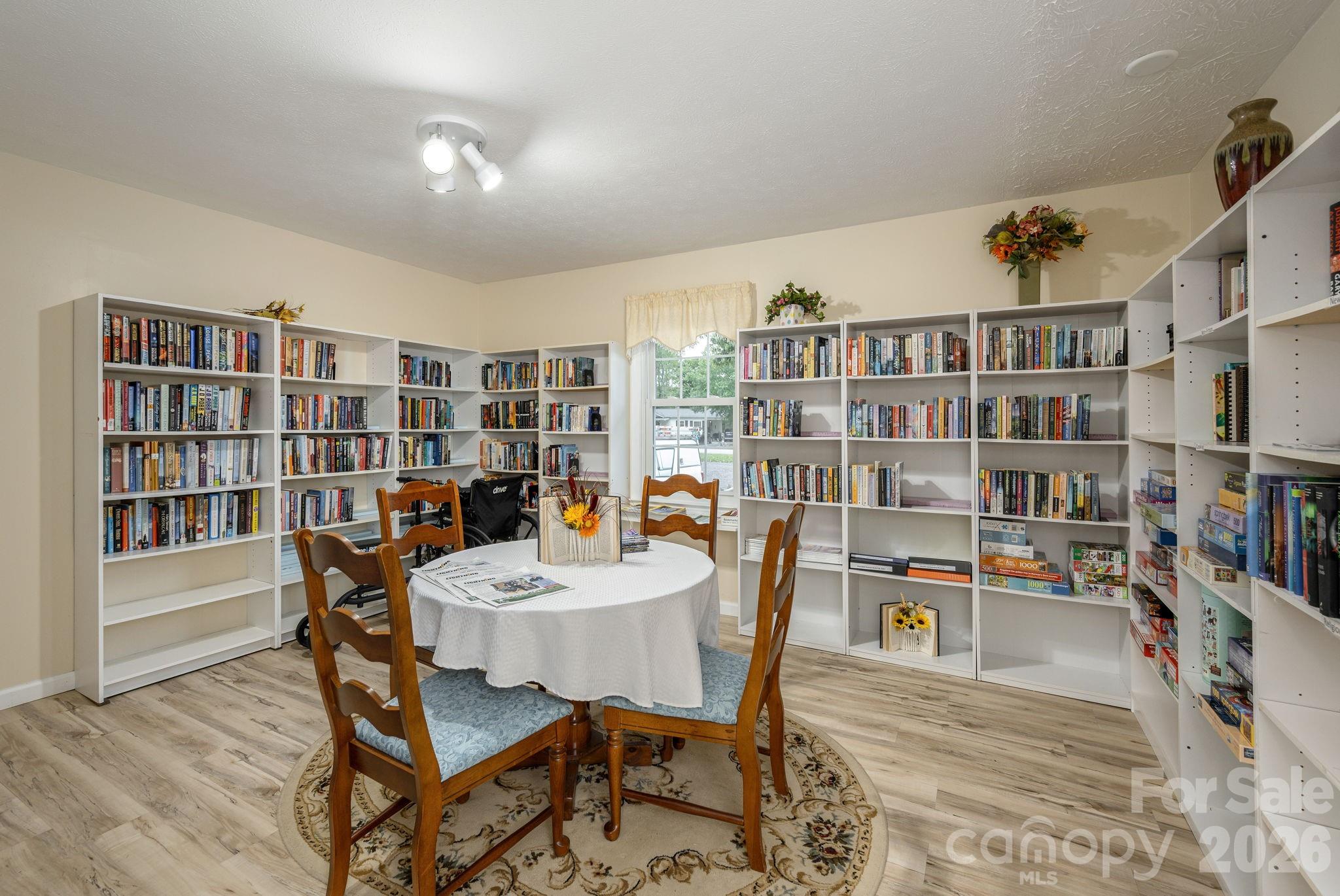 Lending library - 27 Day Lilly Court, Hendersonville