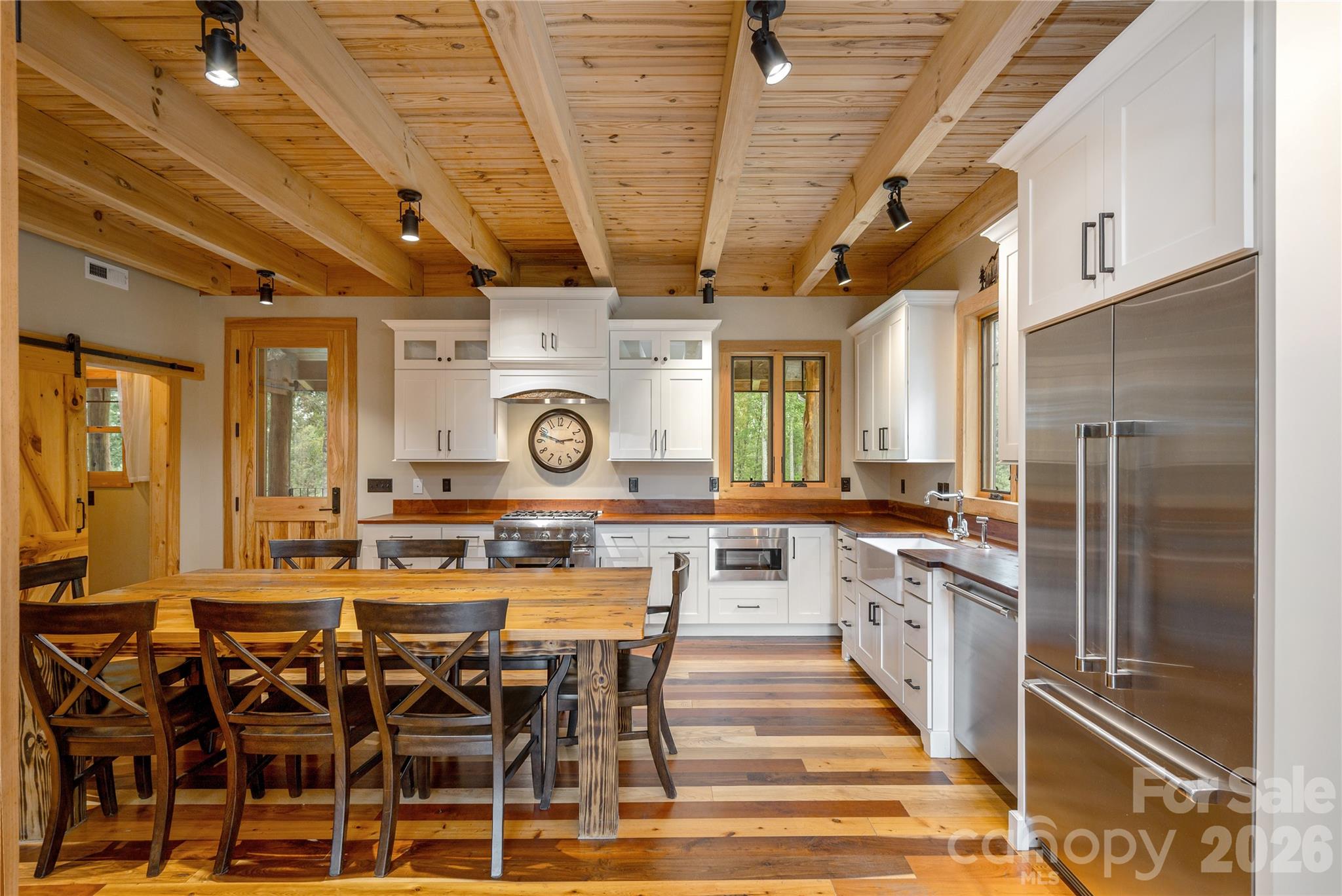 Single Family Residence at 10 Black Bear Valley Drive, Hendersonville, photo 7 of 33