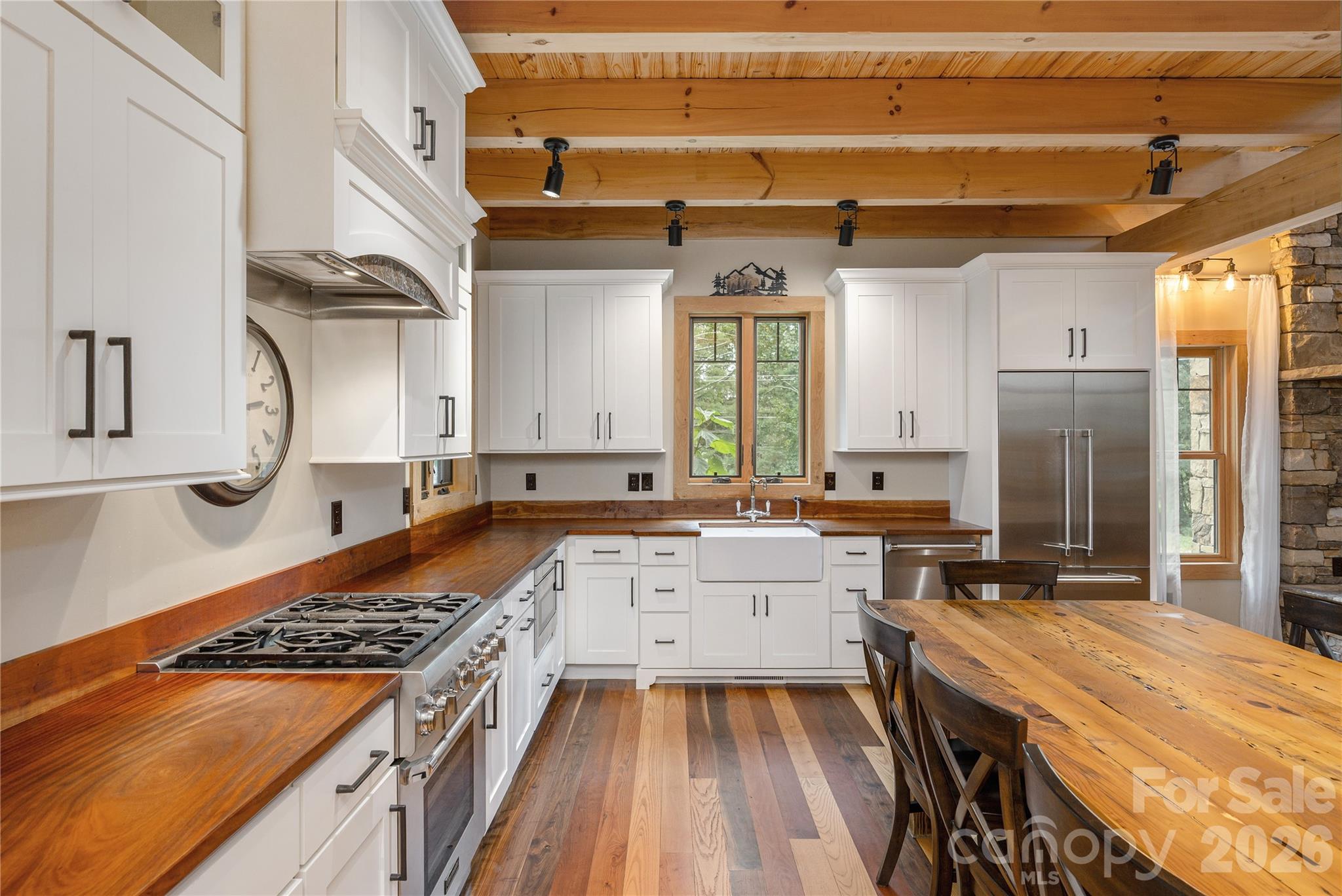 Single Family Residence at 10 Black Bear Valley Drive, Hendersonville, photo 10 of 33