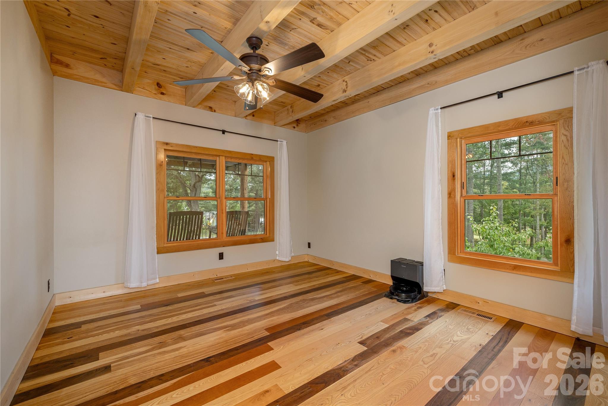 Single Family Residence at 10 Black Bear Valley Drive, Hendersonville, photo 14 of 33