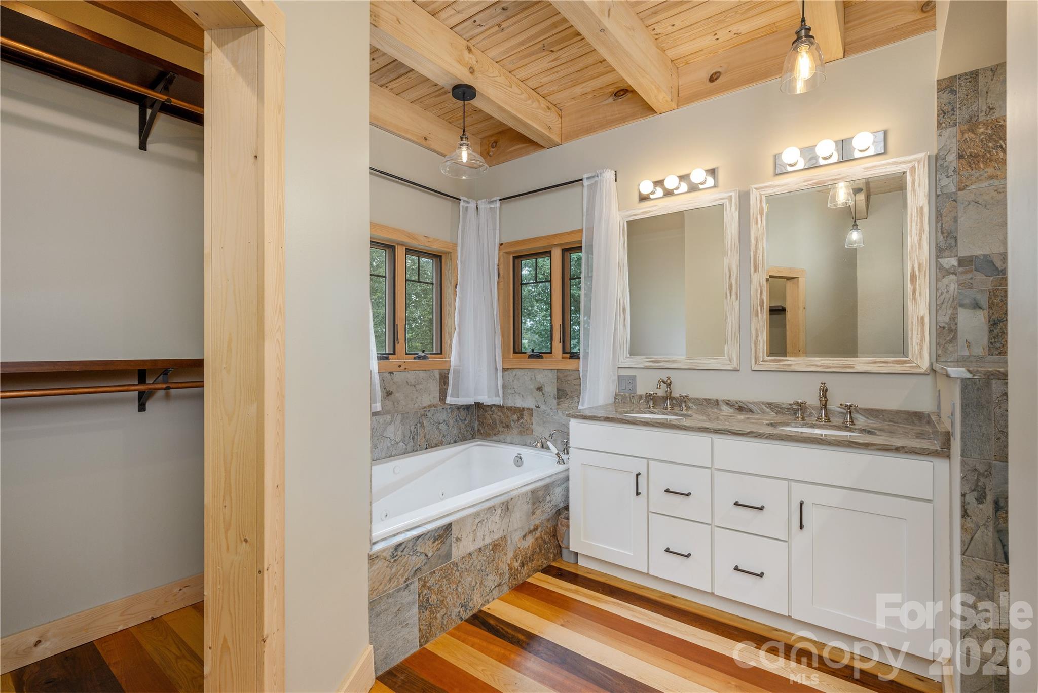 Single Family Residence at 10 Black Bear Valley Drive, Hendersonville, photo 15 of 33