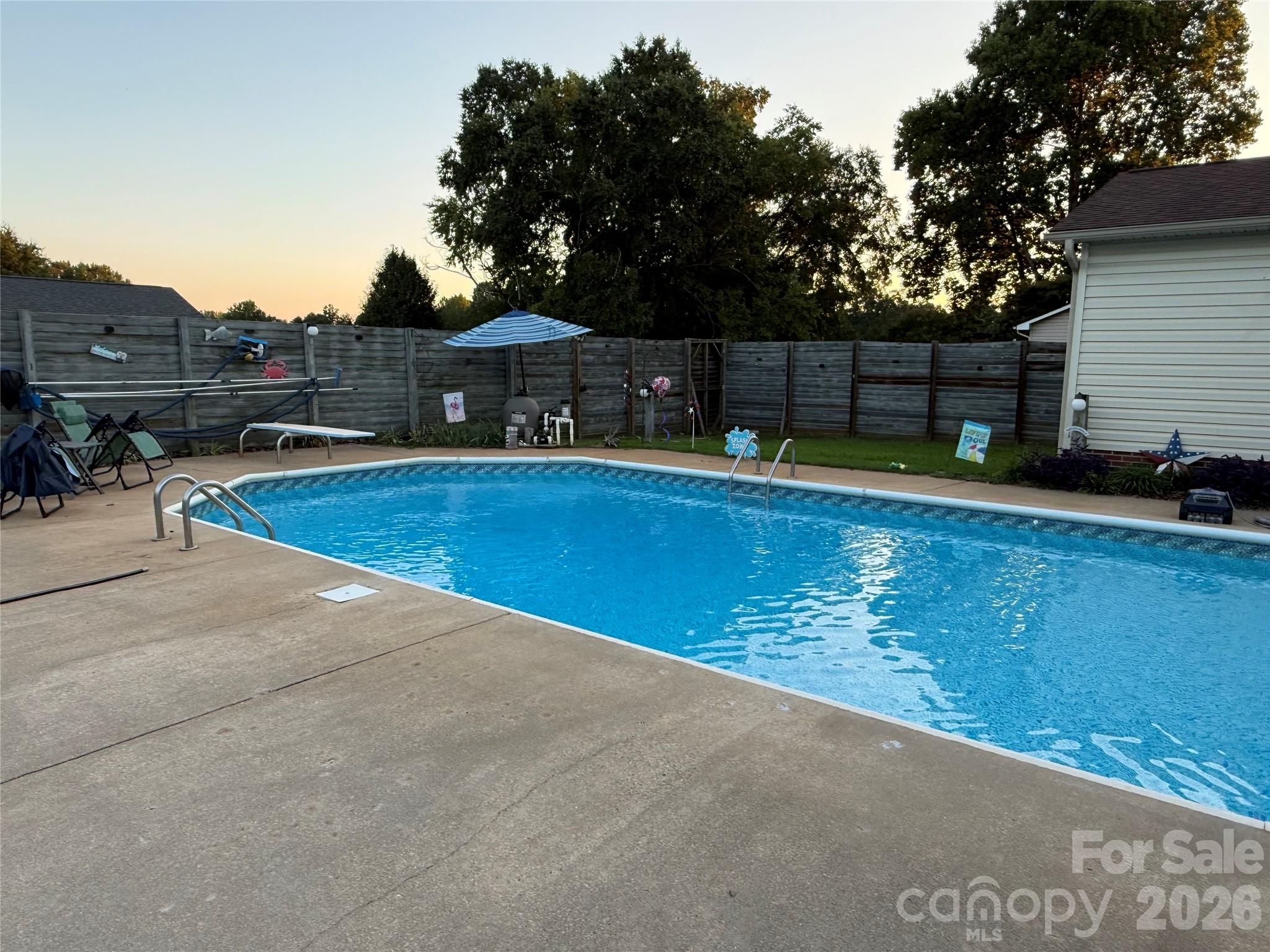 Pool - 110 Red Oak Lane, Salisbury