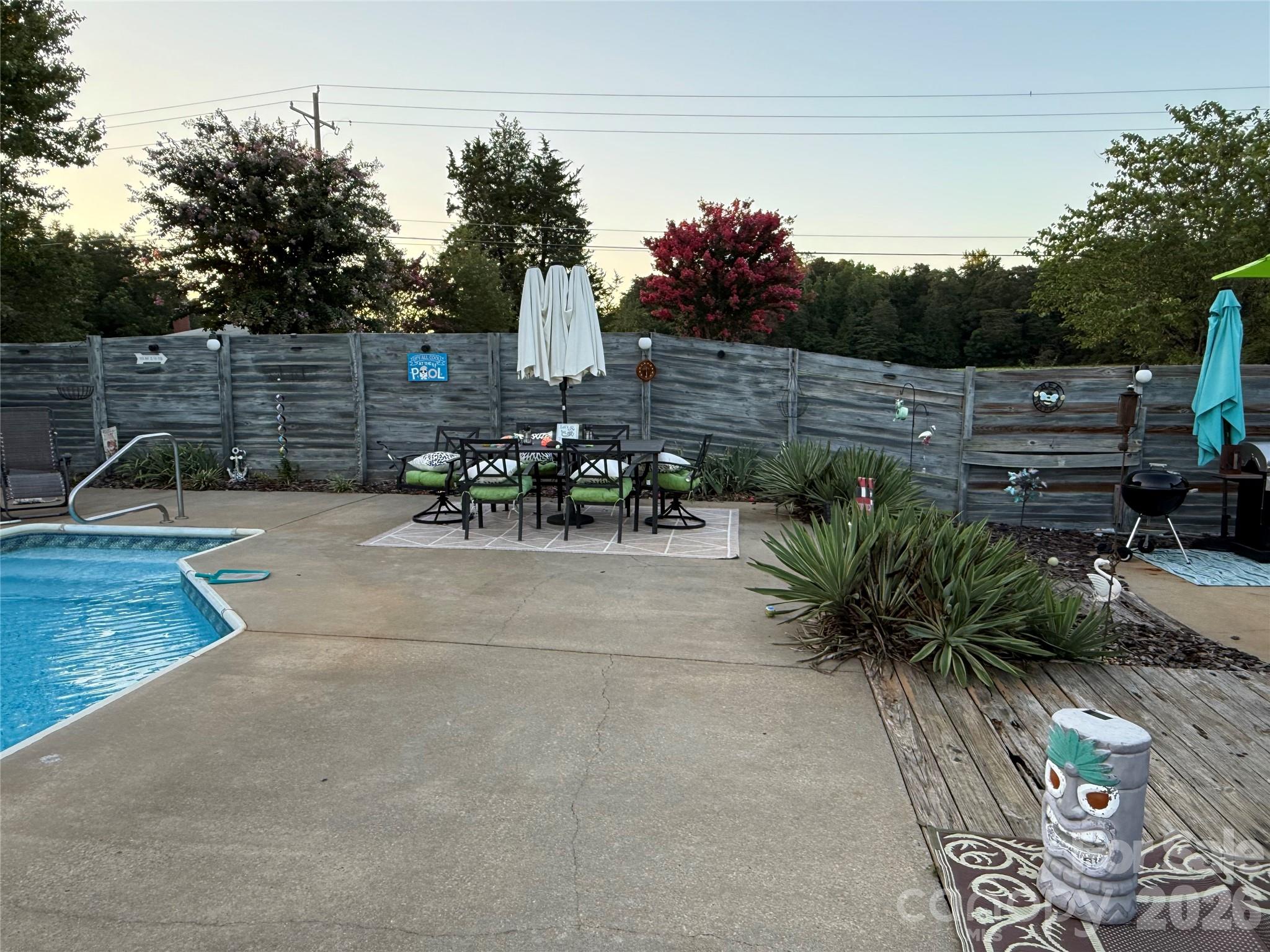 Pool sitting area - 110 Red Oak Lane, Salisbury