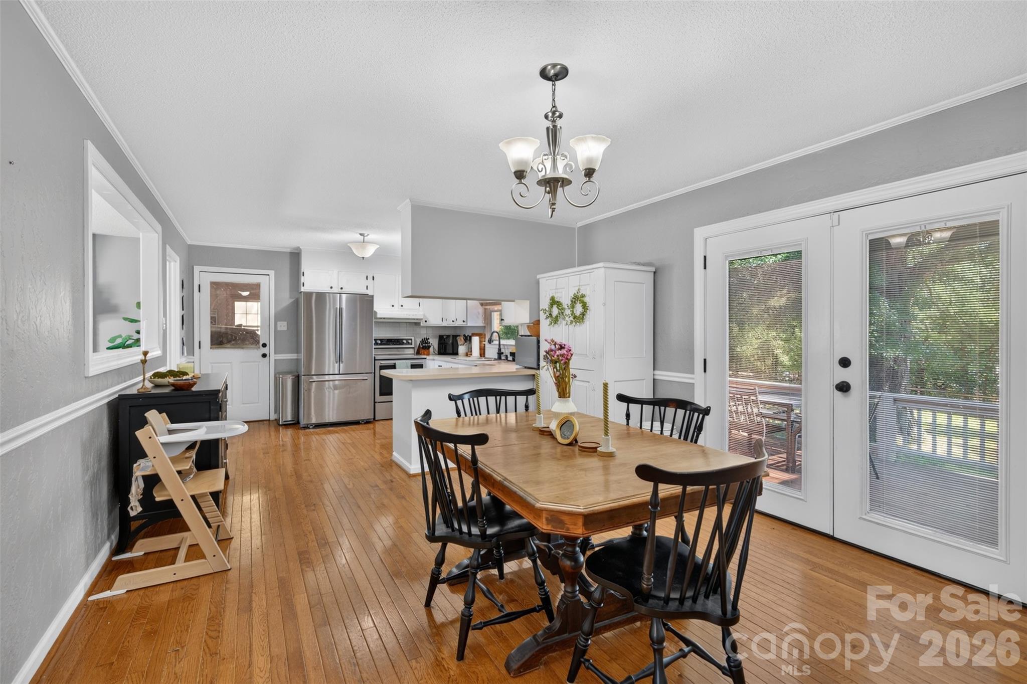 Single Family Residence at 120 Regal Circle, Mooresville, photo 12 of 32
