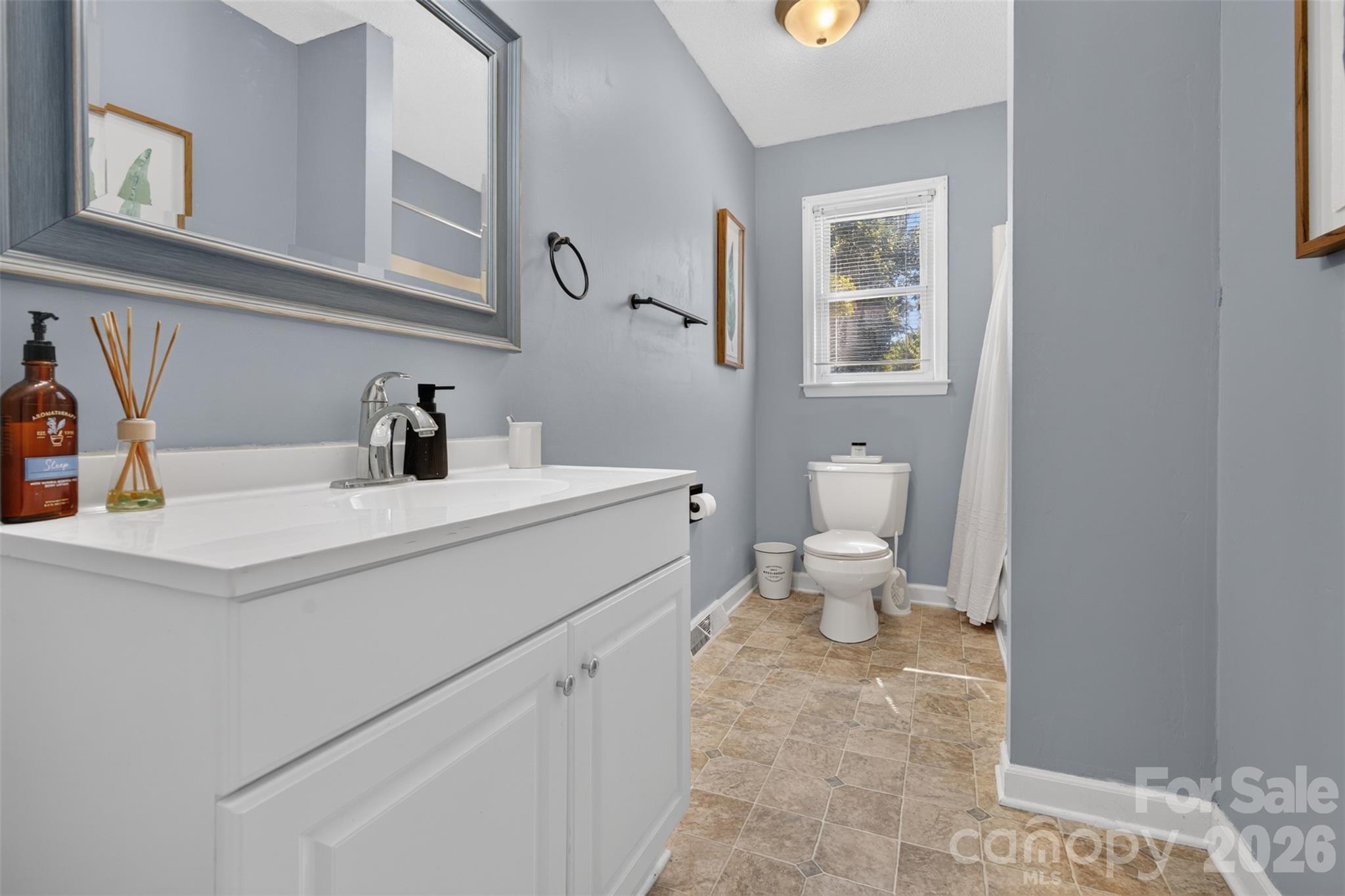 Single Family Residence at 120 Regal Circle, Mooresville, photo 17 of 32