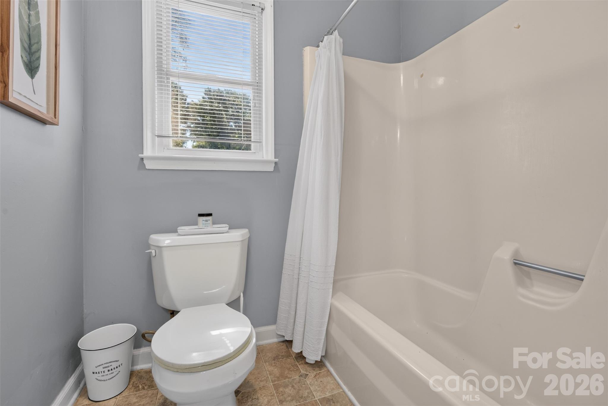 Single Family Residence at 120 Regal Circle, Mooresville, photo 18 of 32