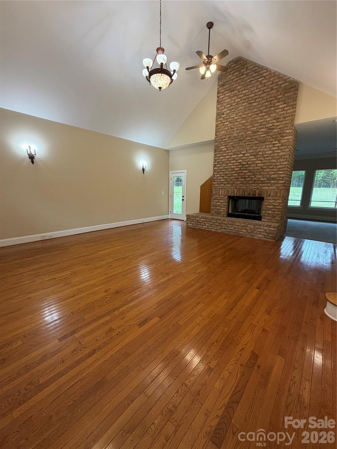 Single Family Residence at 137 Wildwood Cove, Mooresville, photo 4 of 48