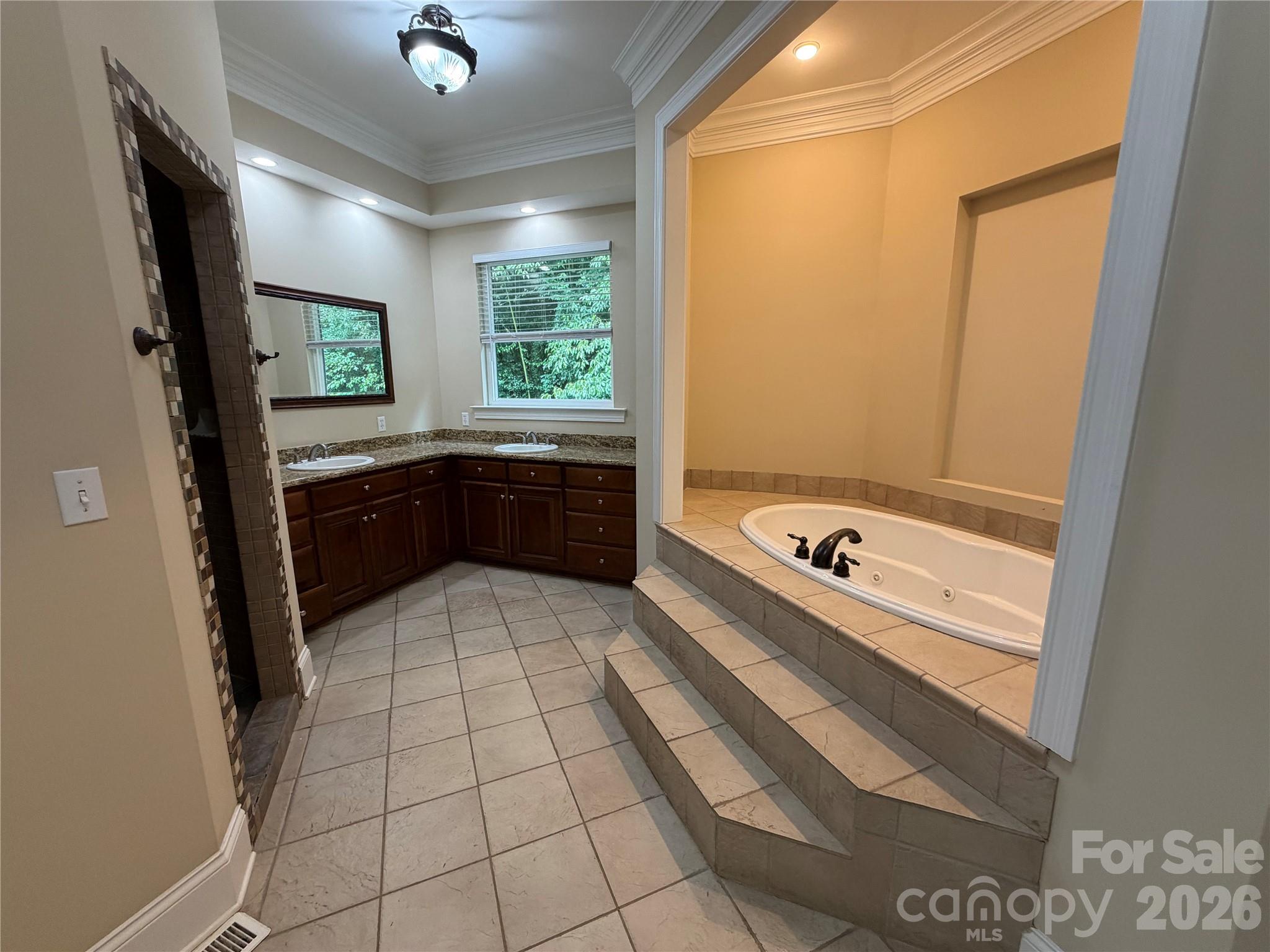 Single Family Residence at 137 Wildwood Cove, Mooresville, photo 16 of 48