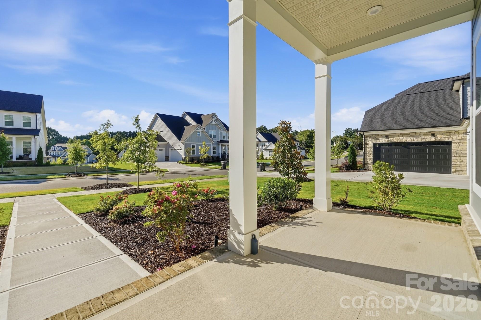 Single Family Residence at 14015 Camden Close Circle, Huntersville, photo 5 of 46