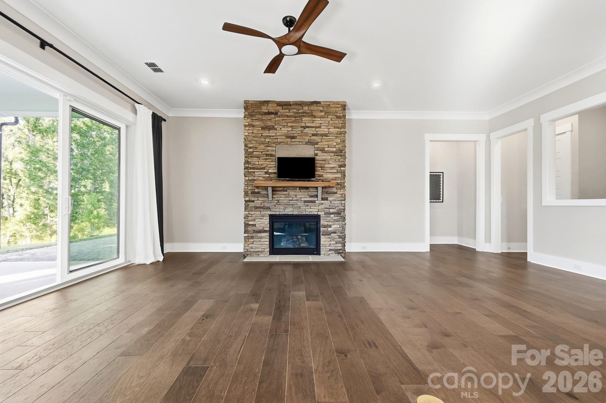 Single Family Residence at 14015 Camden Close Circle, Huntersville, photo 17 of 46