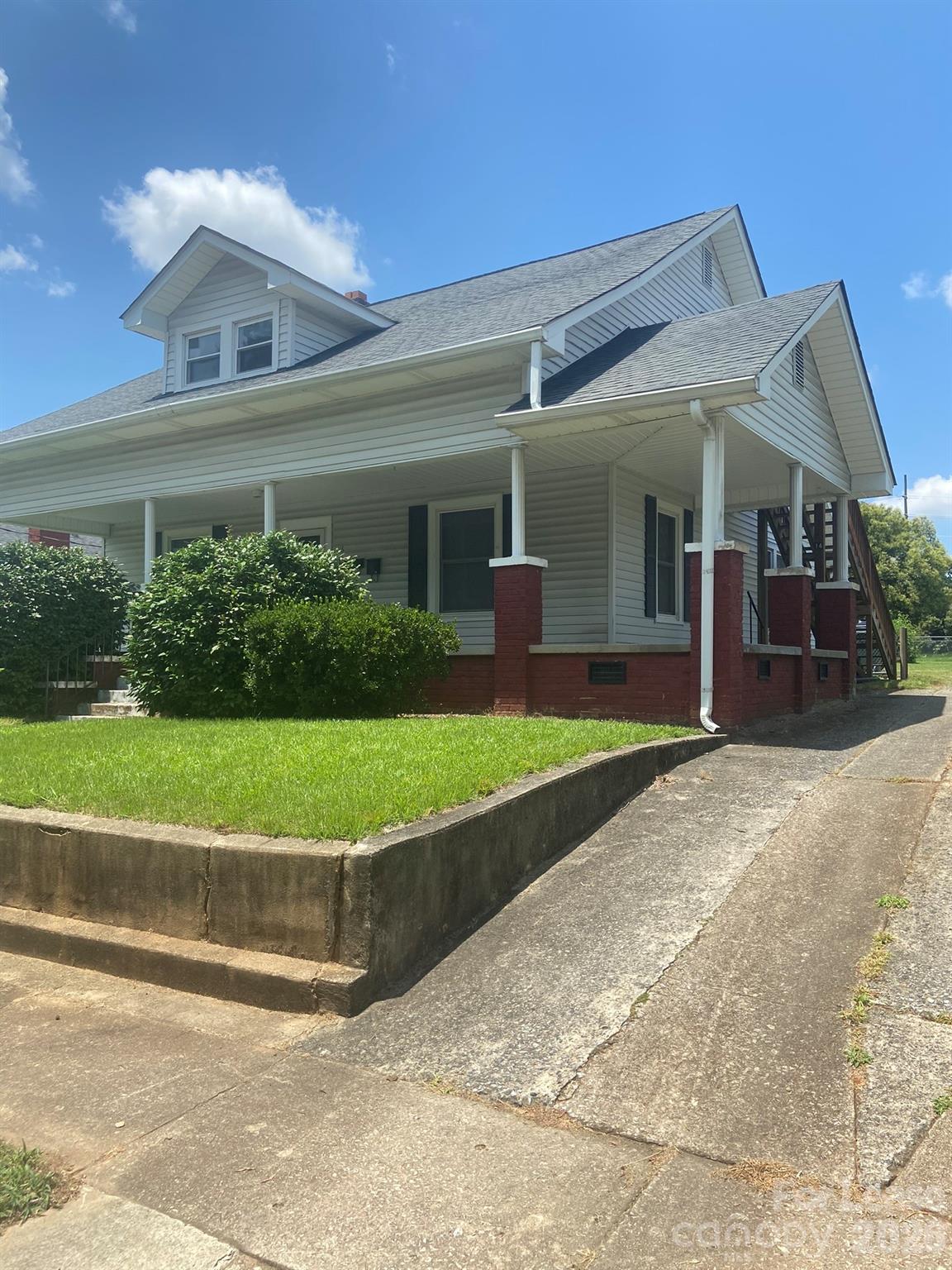 14 Douglas Avenue