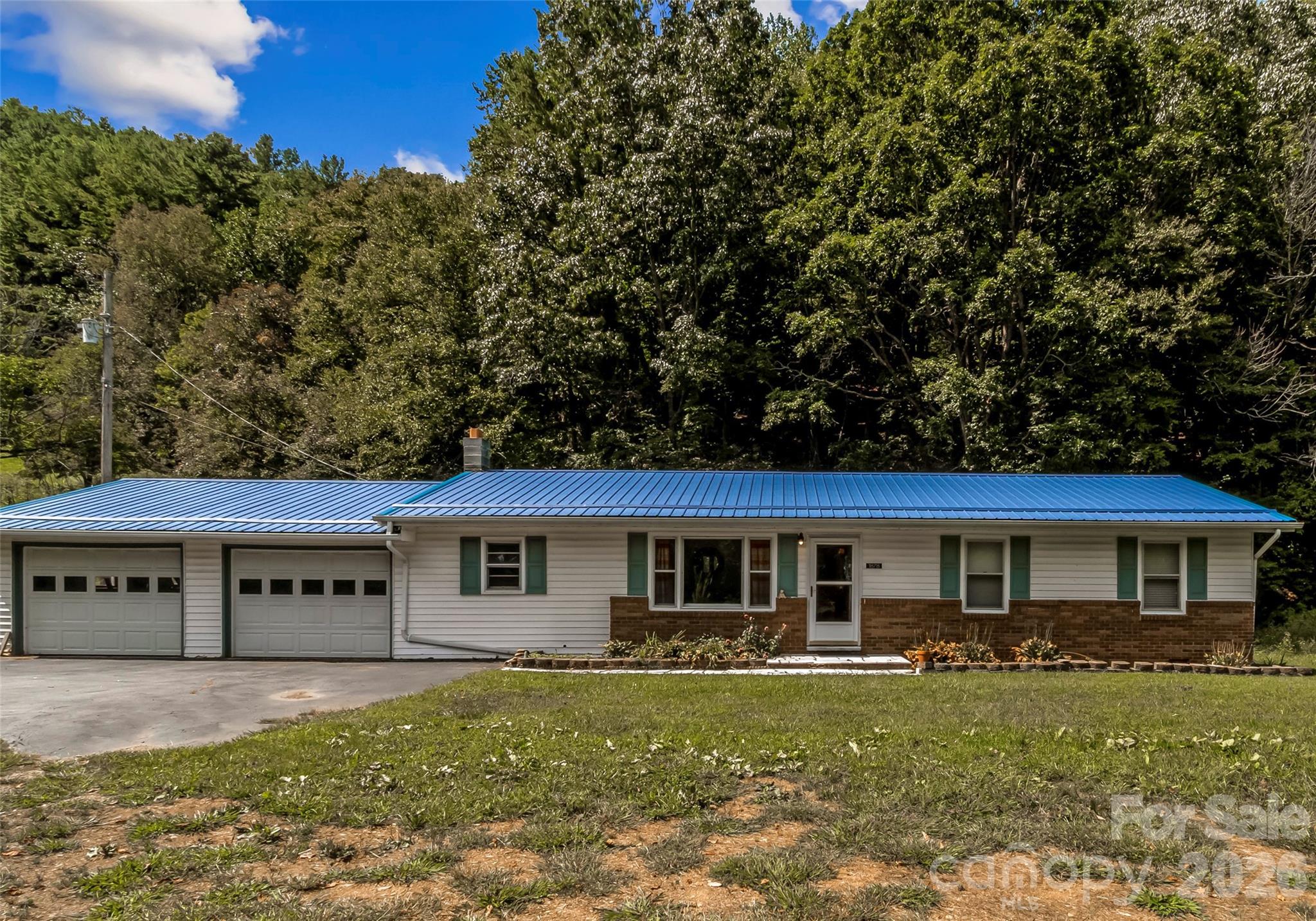 Single Family Residence at 1878 Bolens Creek Road, Burnsville, photo 6 of 35