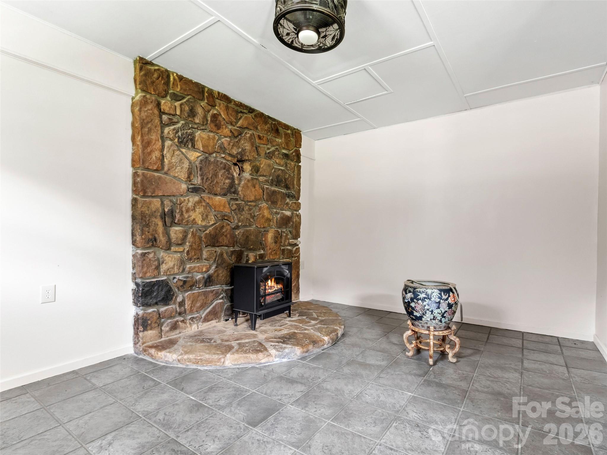 Single Family Residence at 1878 Bolens Creek Road, Burnsville, photo 11 of 35