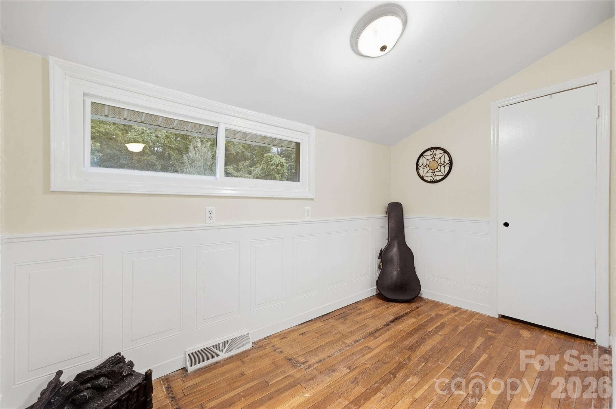 Single Family Residence at 914 Springdale Lane, Gastonia, photo 13 of 26