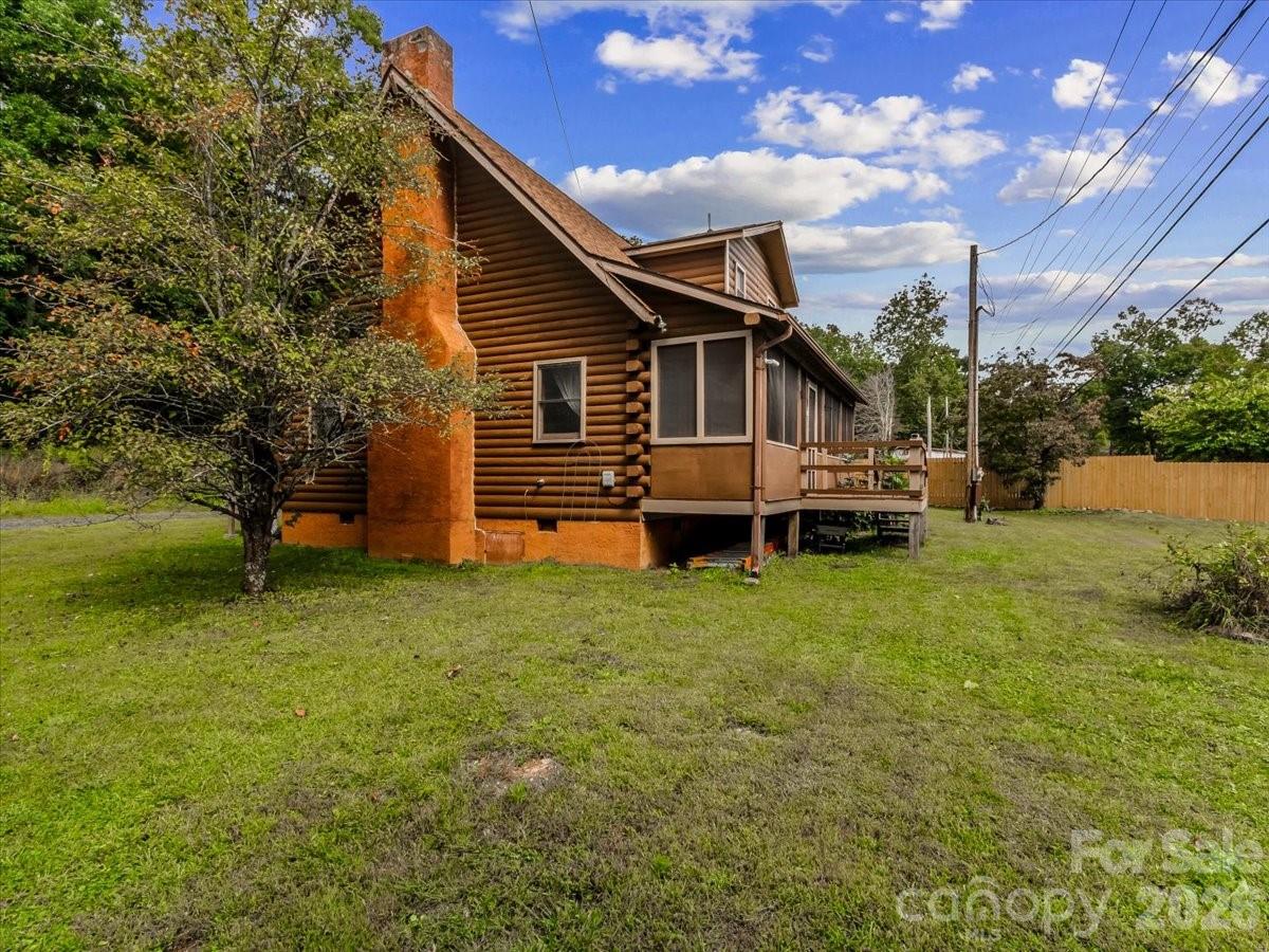 Single Family Residence at 3206 Fork Mountain Road, Bakersville, photo 4 of 34