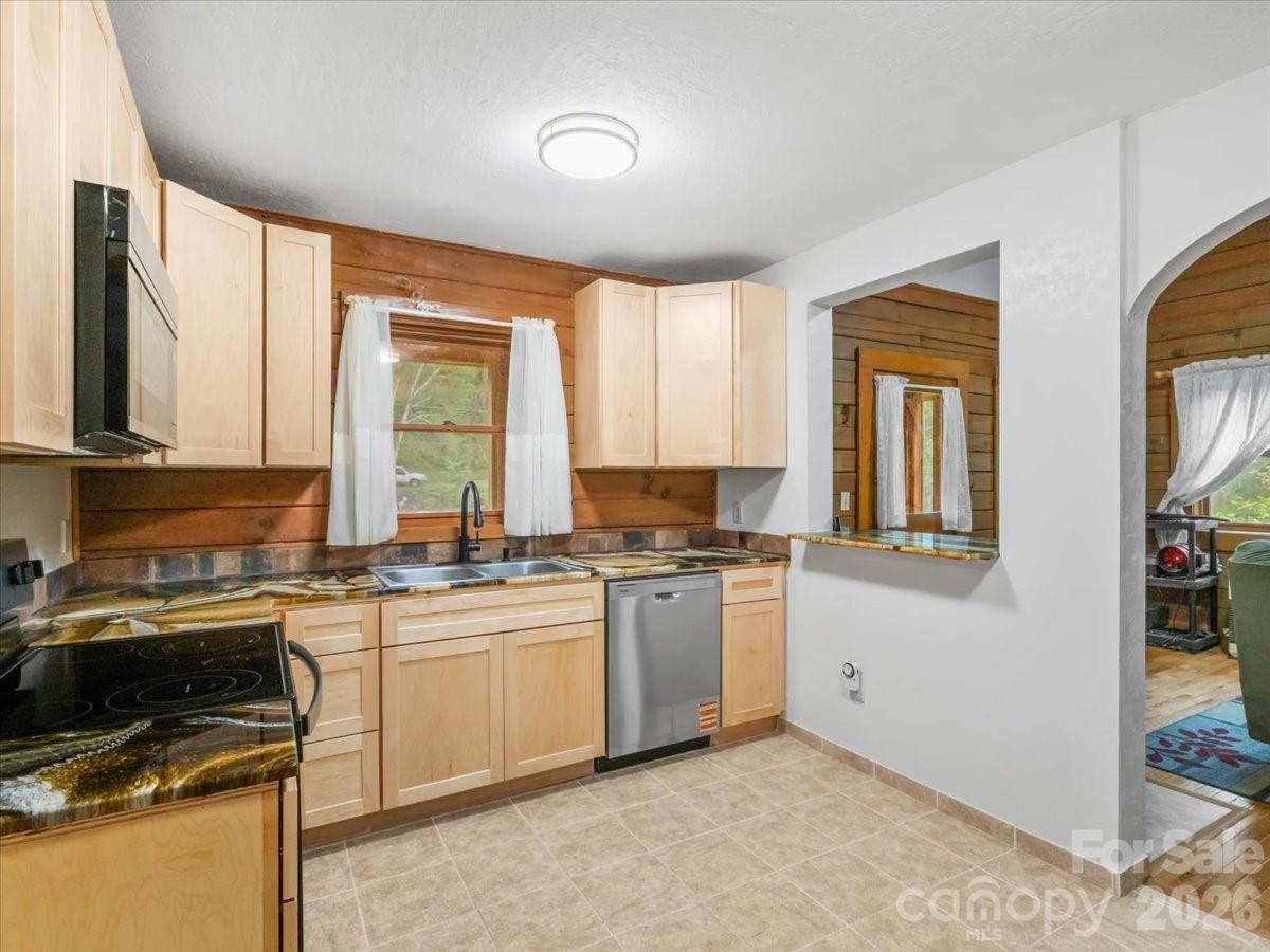 Single Family Residence at 3206 Fork Mountain Road, Bakersville, photo 11 of 34