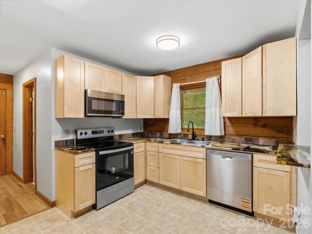 Single Family Residence at 3206 Fork Mountain Road, Bakersville, photo 12 of 34