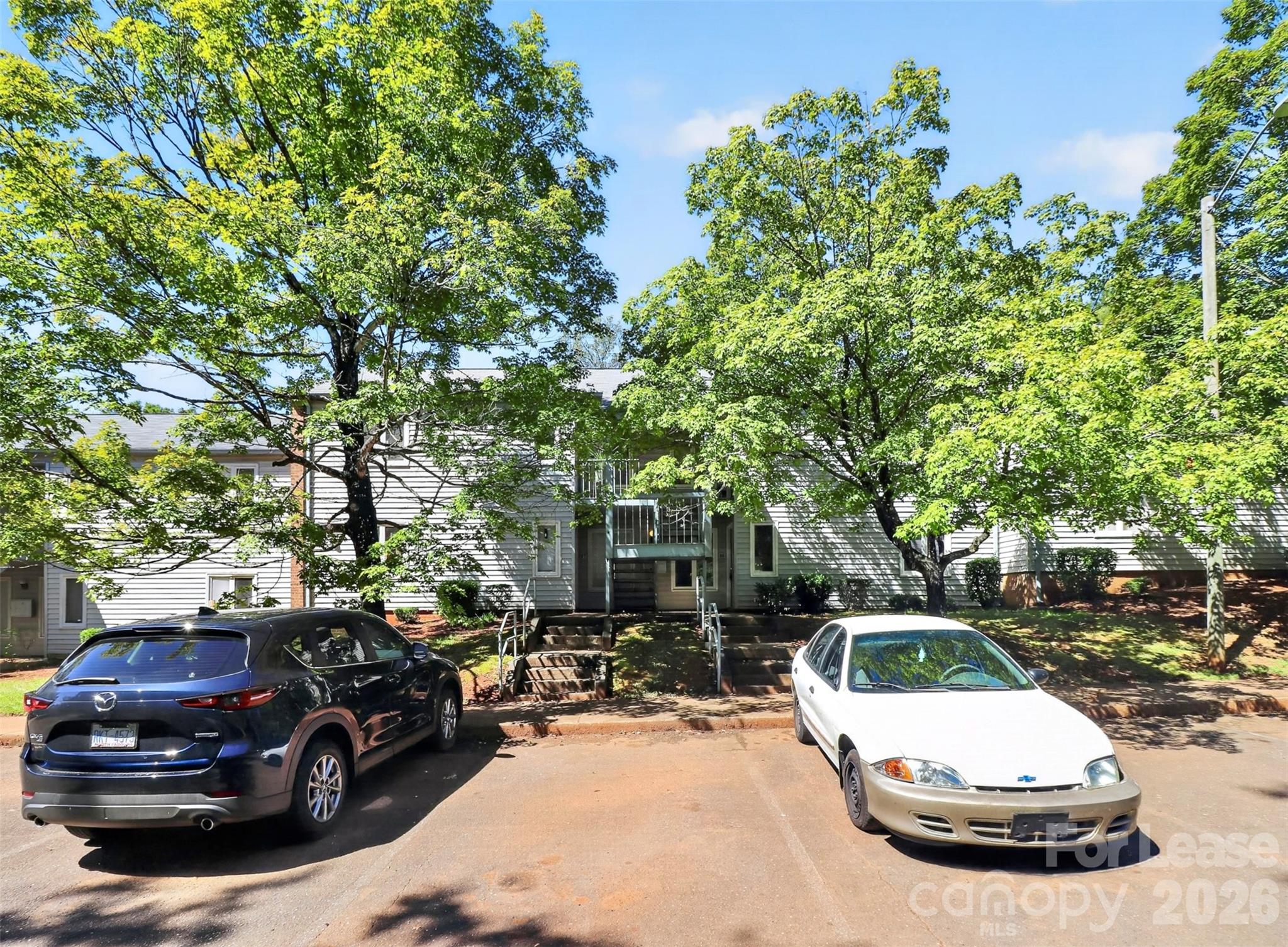 Condominium at 2026 Harvest Lane, Charlotte, photo 2 of 31