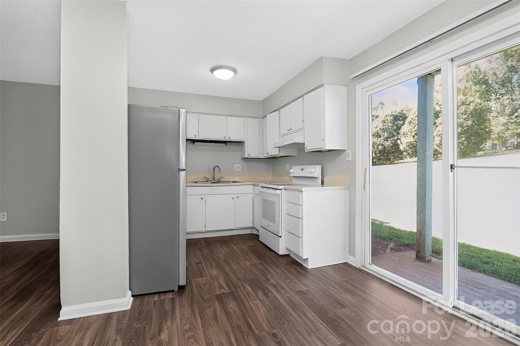 Condominium at 2026 Harvest Lane, Charlotte, photo 11 of 31
