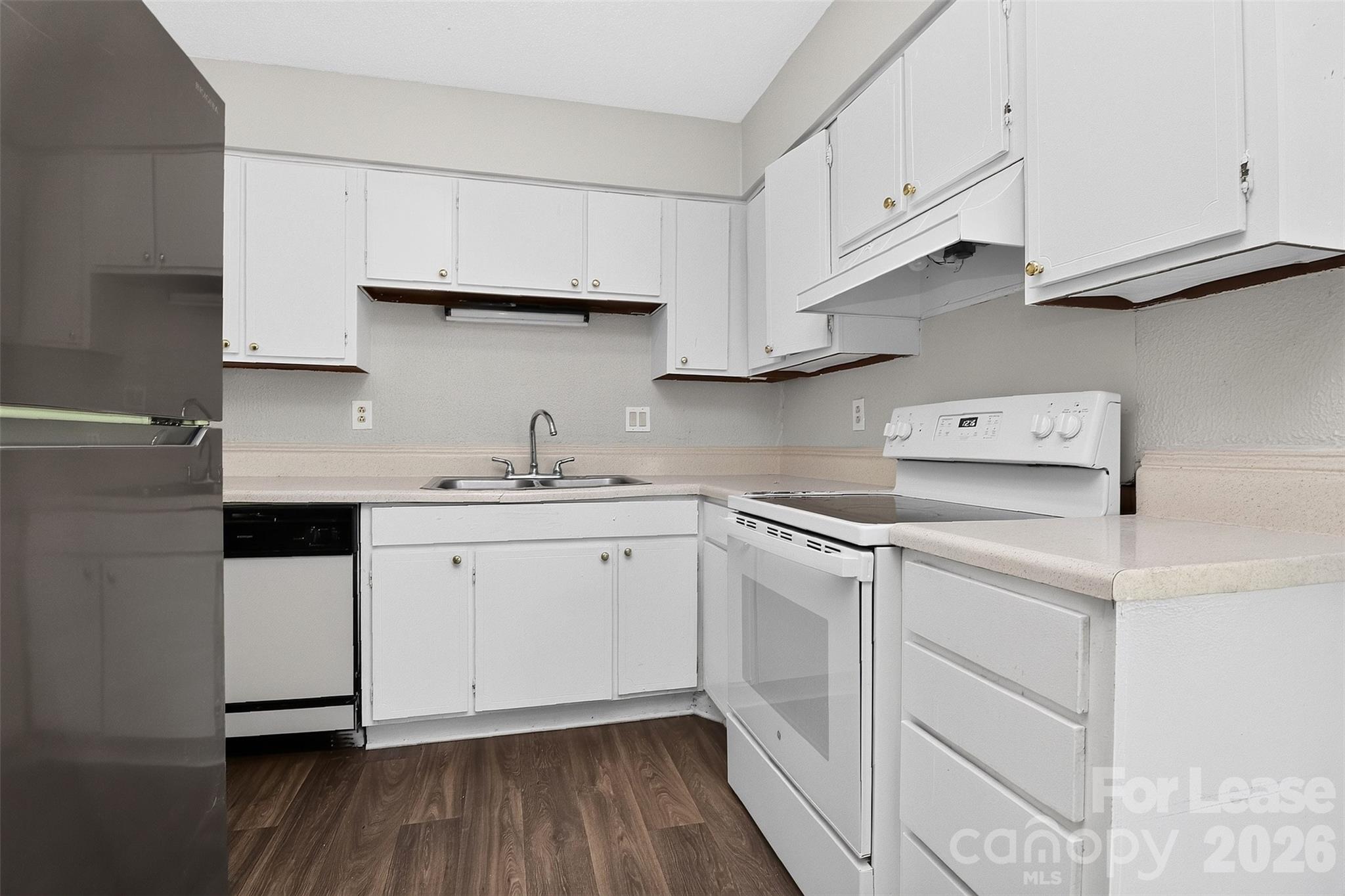 Condominium at 2026 Harvest Lane, Charlotte, photo 13 of 31