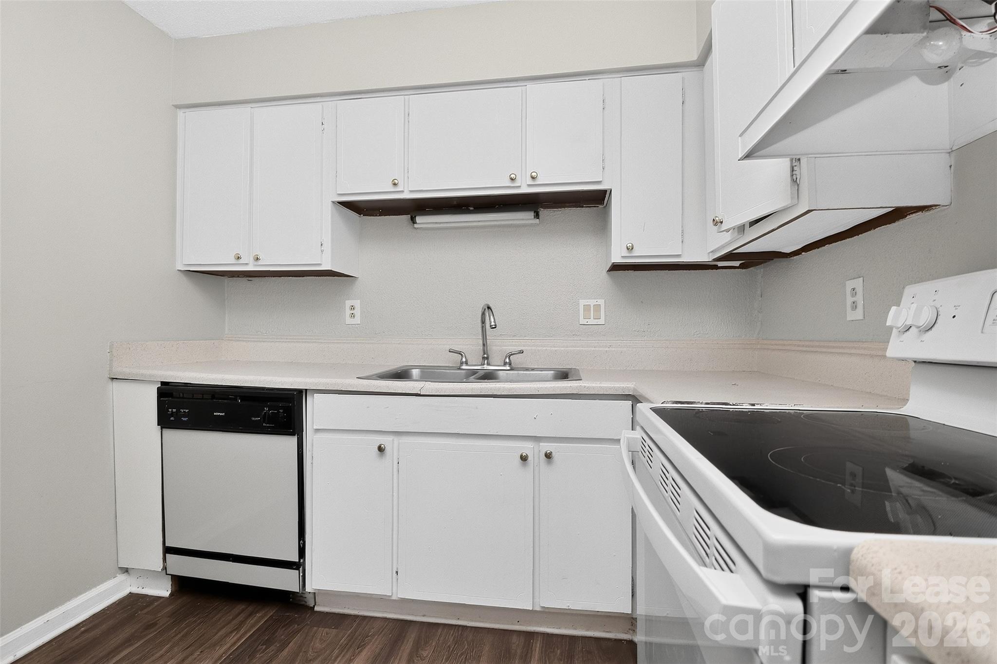 Condominium at 2026 Harvest Lane, Charlotte, photo 15 of 31