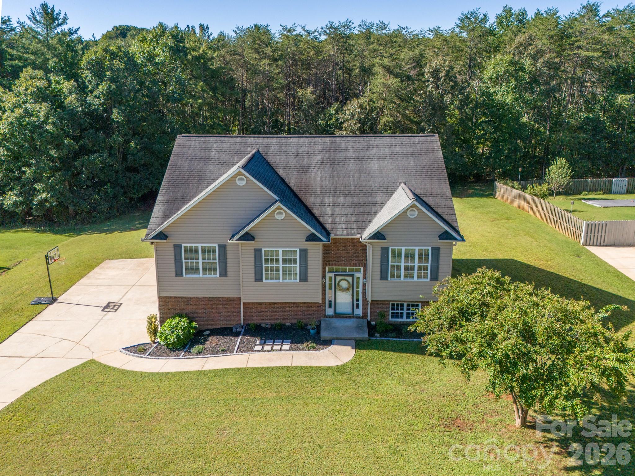 Single Family Residence at 9530 Driftwood Court, Hickory, photo 2 of 47