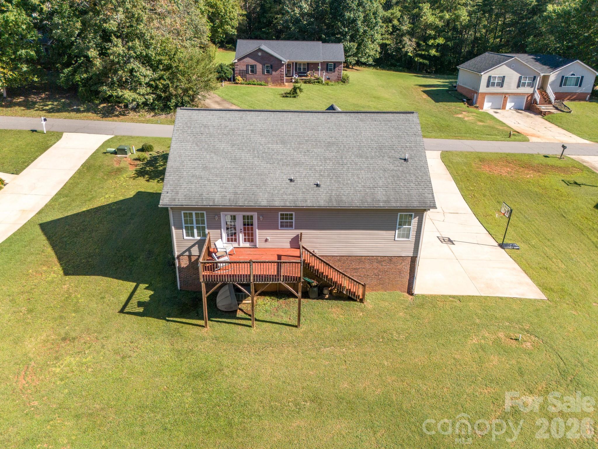 Single Family Residence at 9530 Driftwood Court, Hickory, photo 3 of 47