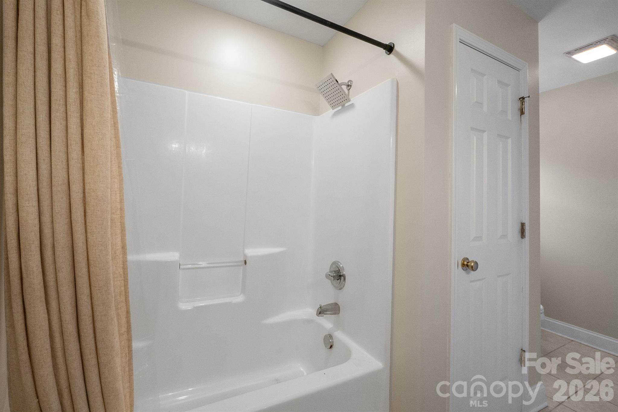 Single Family Residence at 9530 Driftwood Court, Hickory, photo 23 of 47