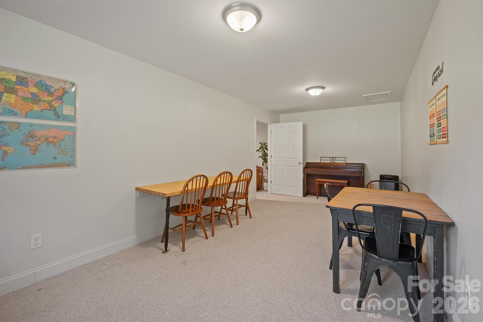 Single Family Residence at 9530 Driftwood Court, Hickory, photo 32 of 47