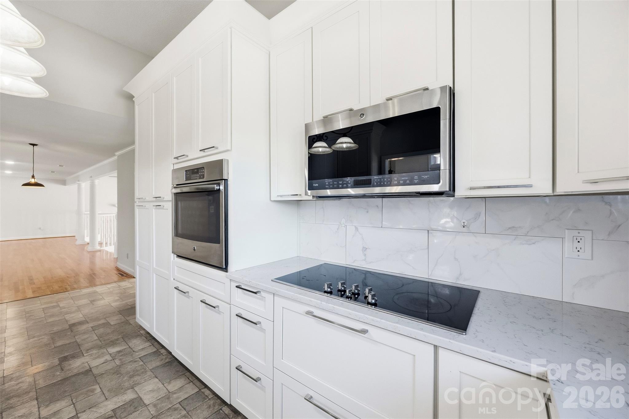 Single Family Residence at 100 Country Creek Drive, Kings Mountain, photo 7 of 48
