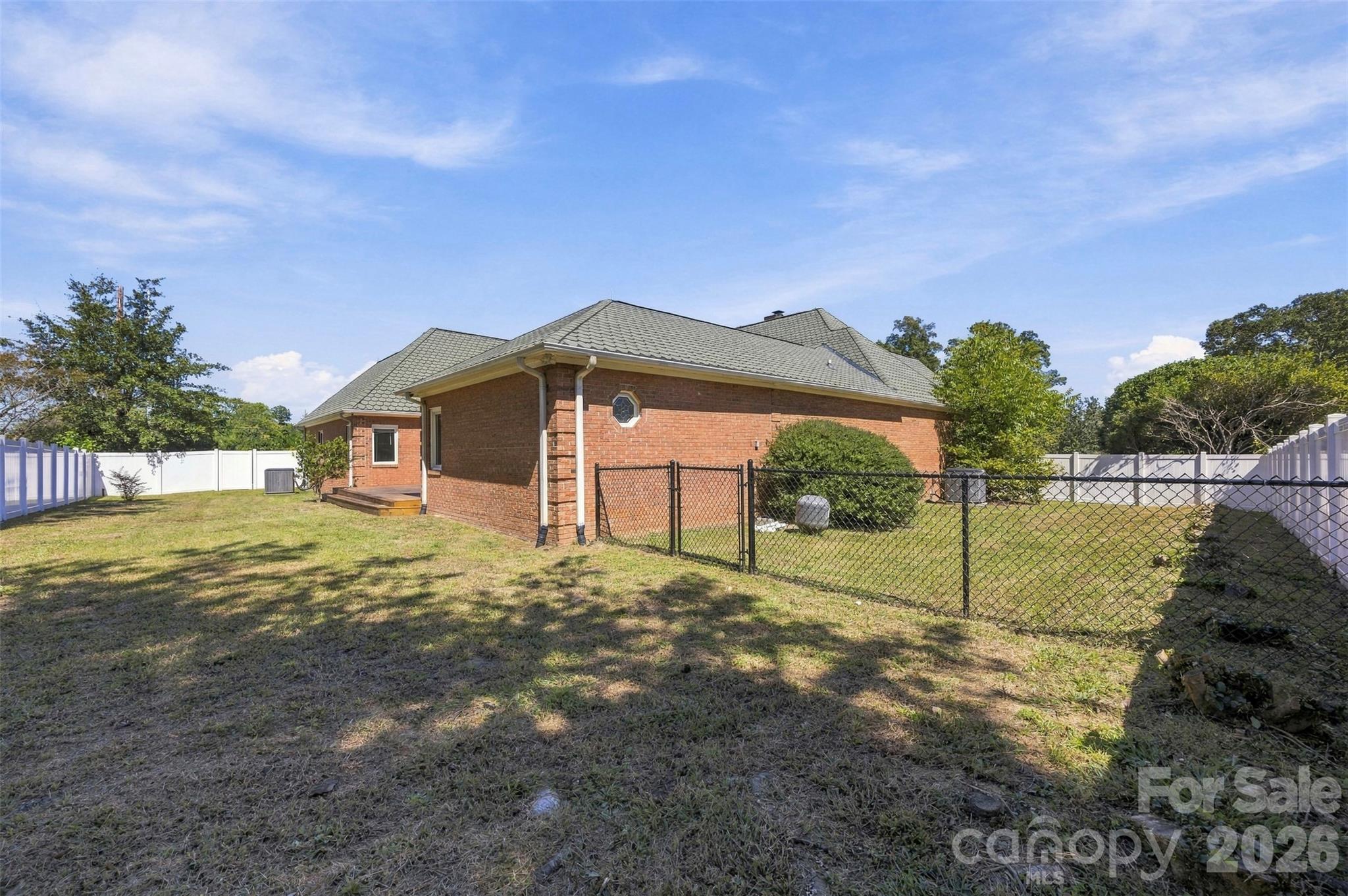 Single Family Residence at 100 Country Creek Drive, Kings Mountain, photo 40 of 48