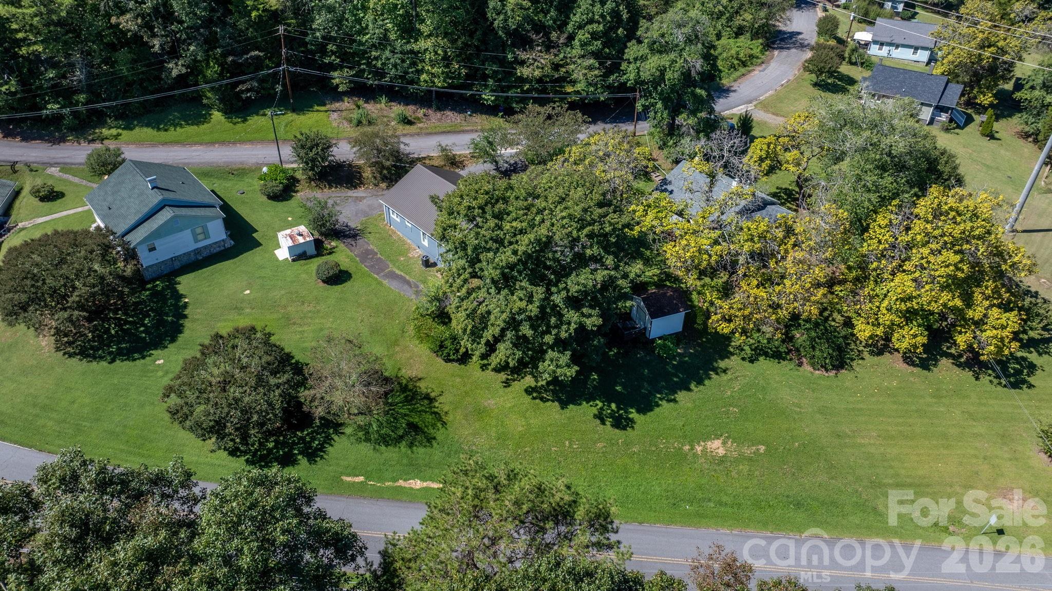 Single Family Residence at 102 Lake Drive, Hickory, photo 19 of 28