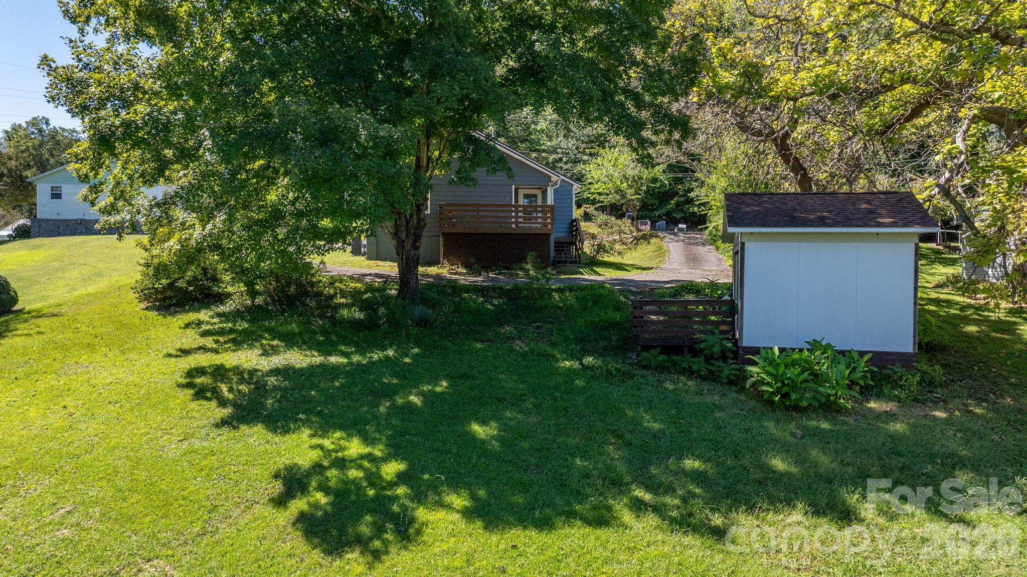 Single Family Residence at 102 Lake Drive, Hickory, photo 21 of 28