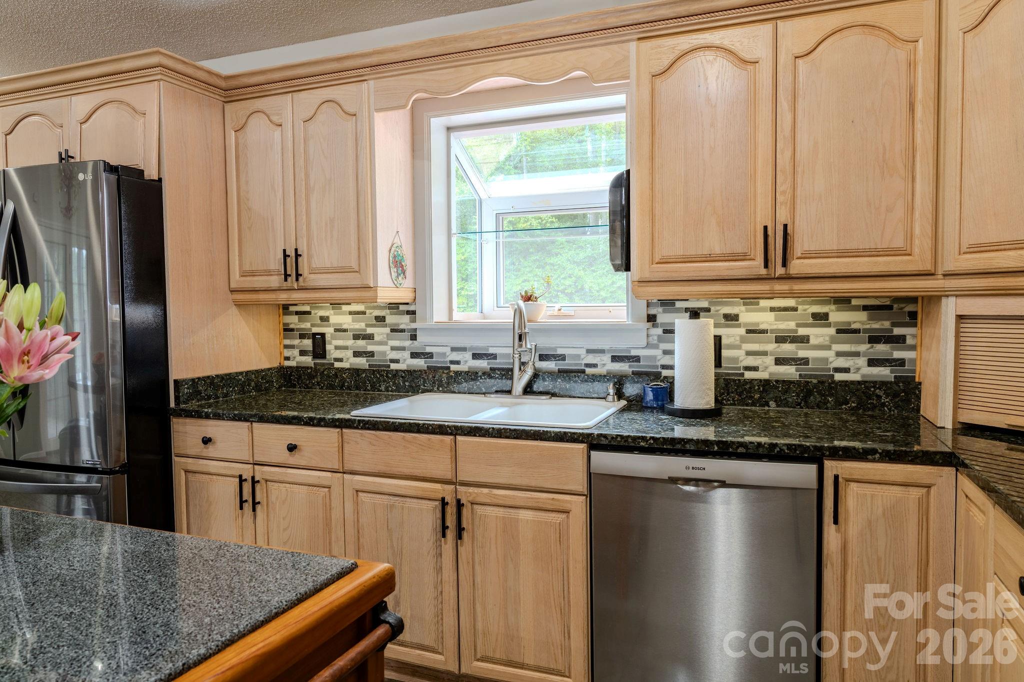 Single Family Residence at 71 Reserve Drive, Burnsville, photo 20 of 47
