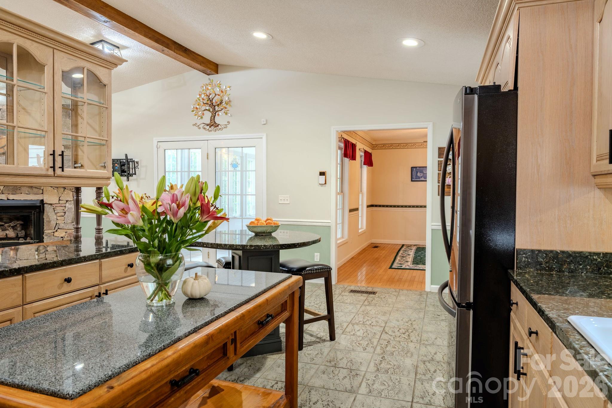 Single Family Residence at 71 Reserve Drive, Burnsville, photo 21 of 47