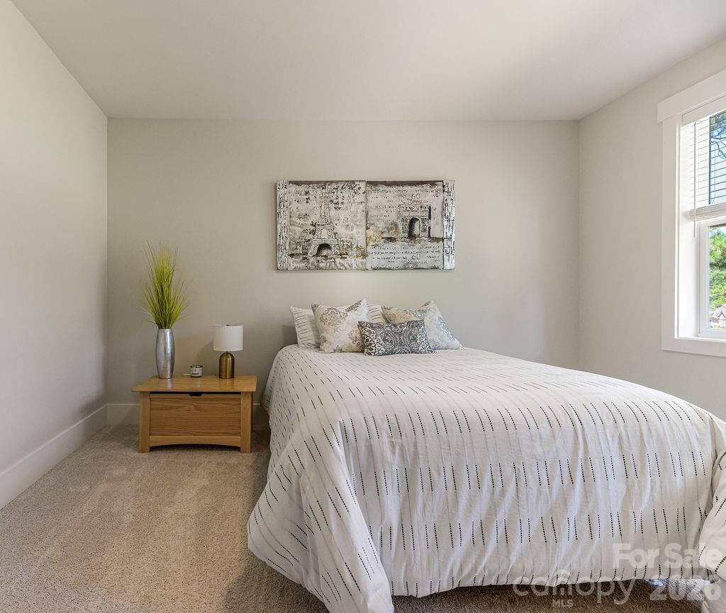 Large Third Bedroom - 16 Bally Bunion Lane, Pinehurst