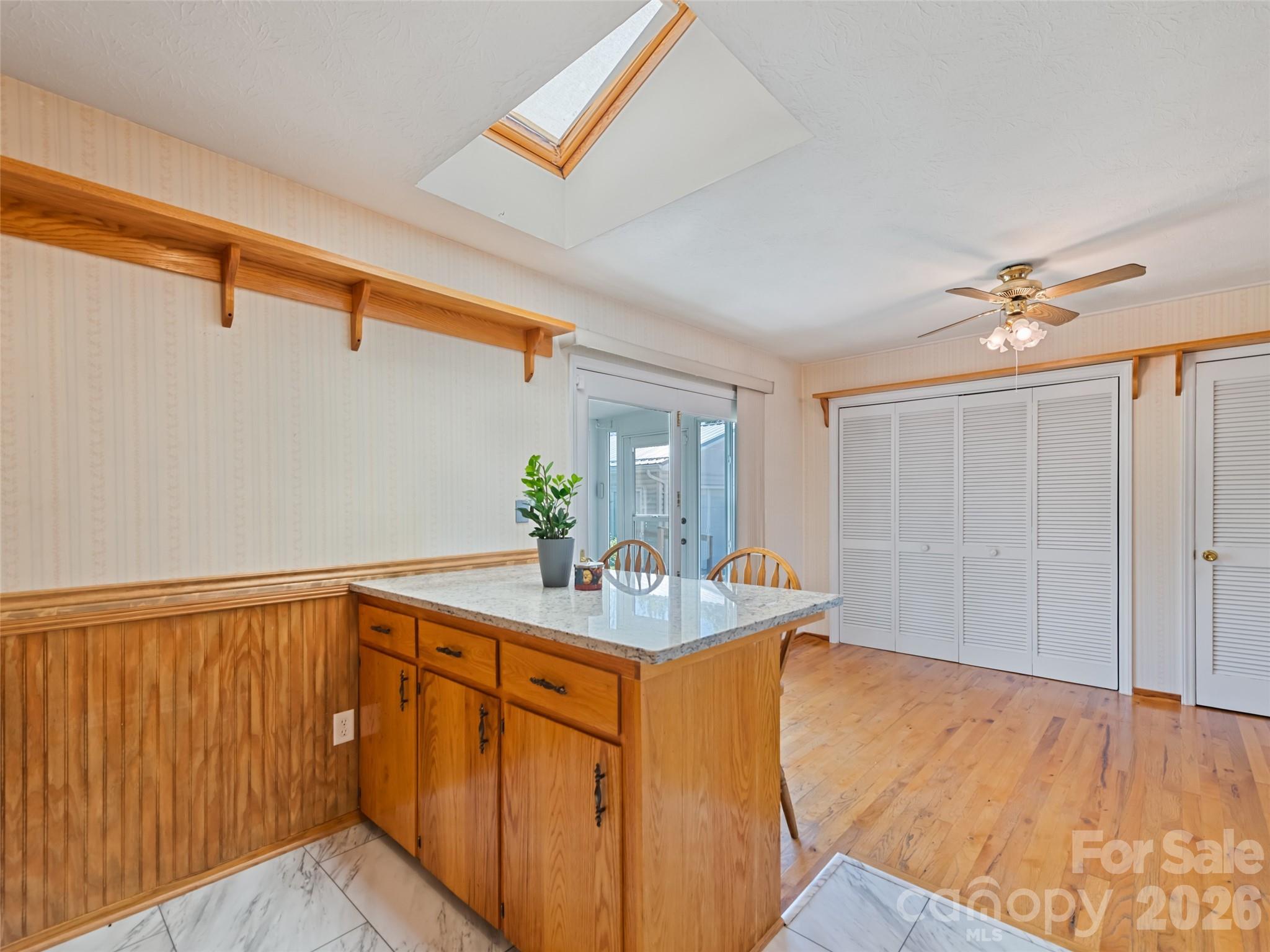 Single Family Residence at 158 Candlelight Circle, Clyde, photo 18 of 32