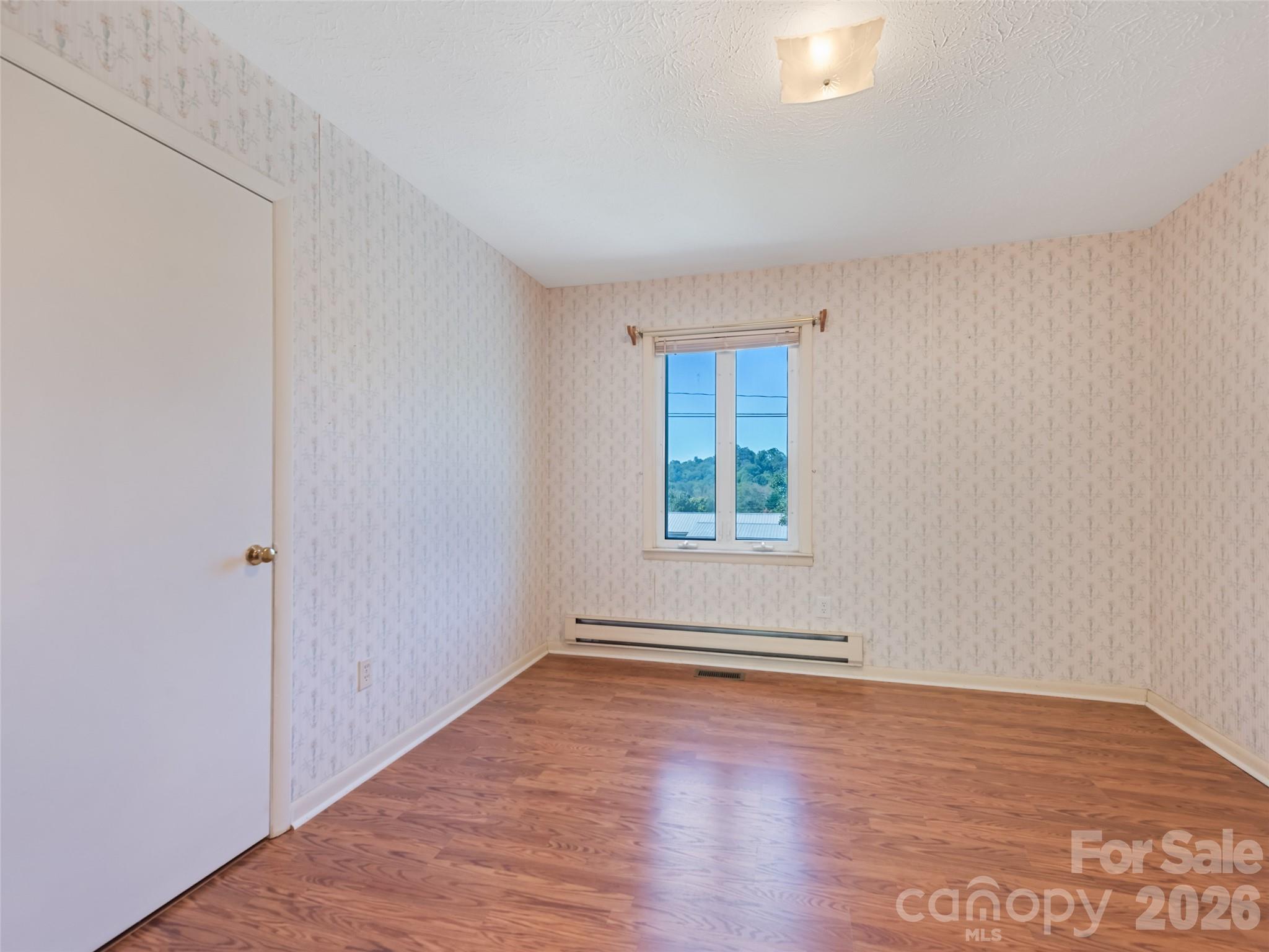 Single Family Residence at 158 Candlelight Circle, Clyde, photo 25 of 32
