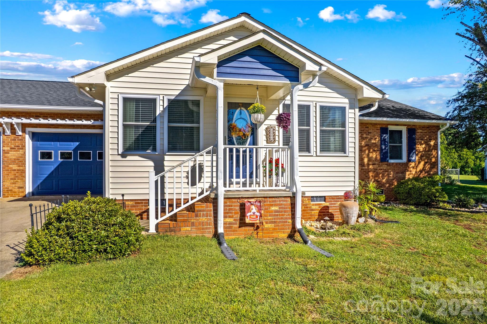 Single Family Residence at 186 Antler Drive, Statesville, photo 2 of 37