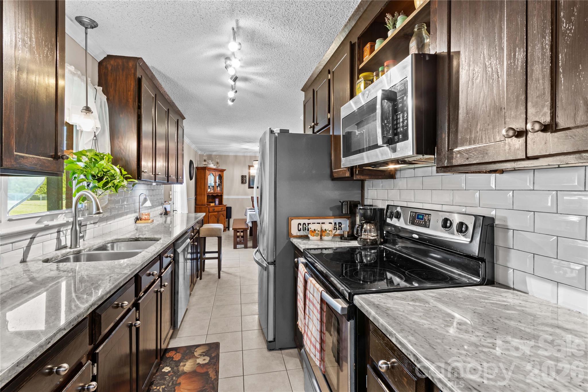 Single Family Residence at 186 Antler Drive, Statesville, photo 10 of 37